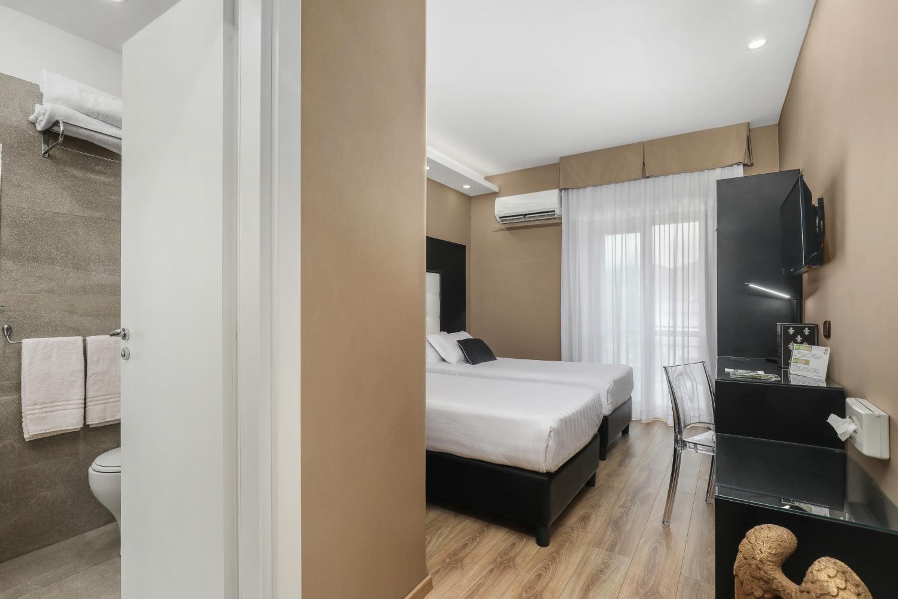 Double Room photo 3