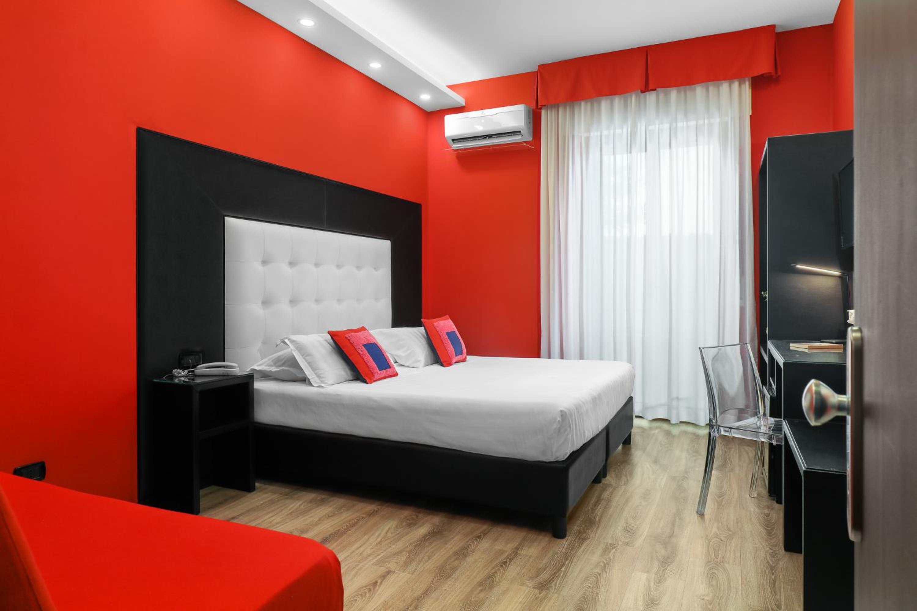 Deluxe Room - Photo 2