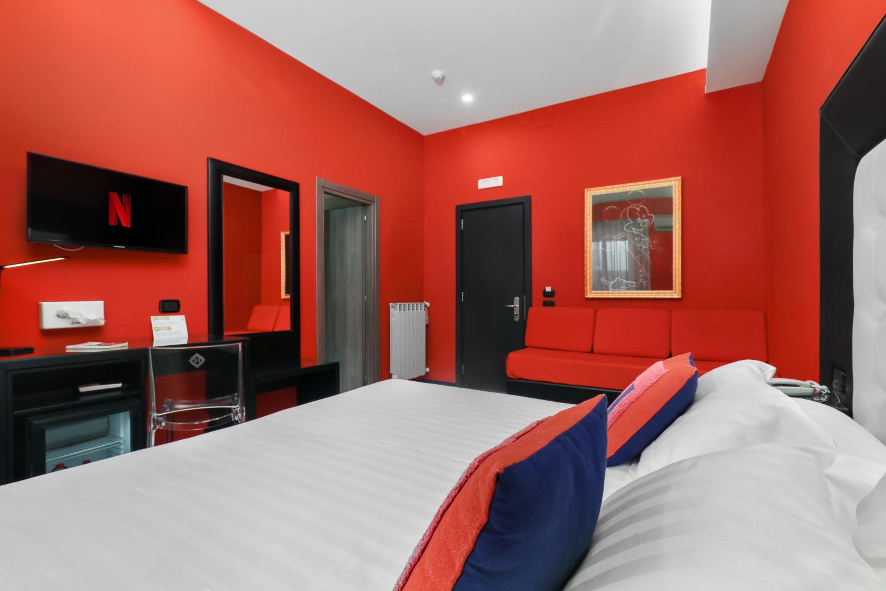 Deluxe Room - Photo 6
