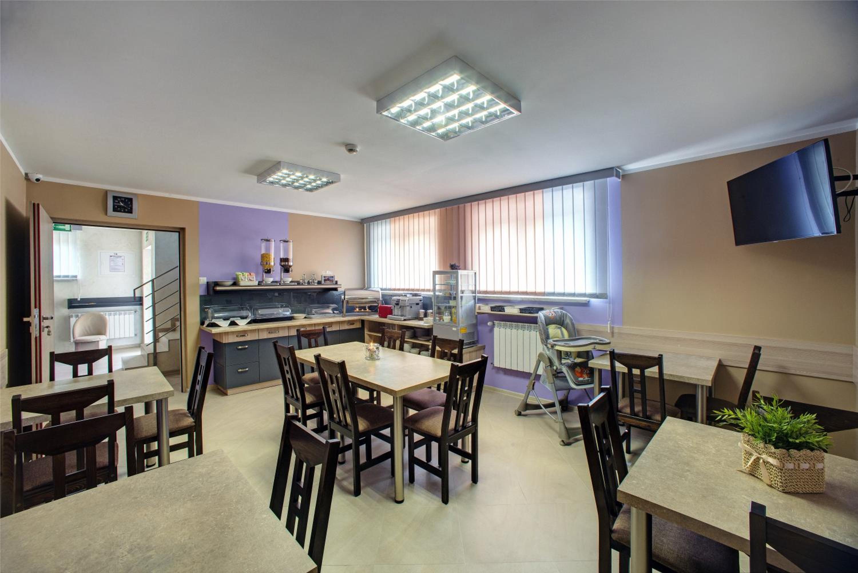 Standard Double Room with Balcony - Photo 4