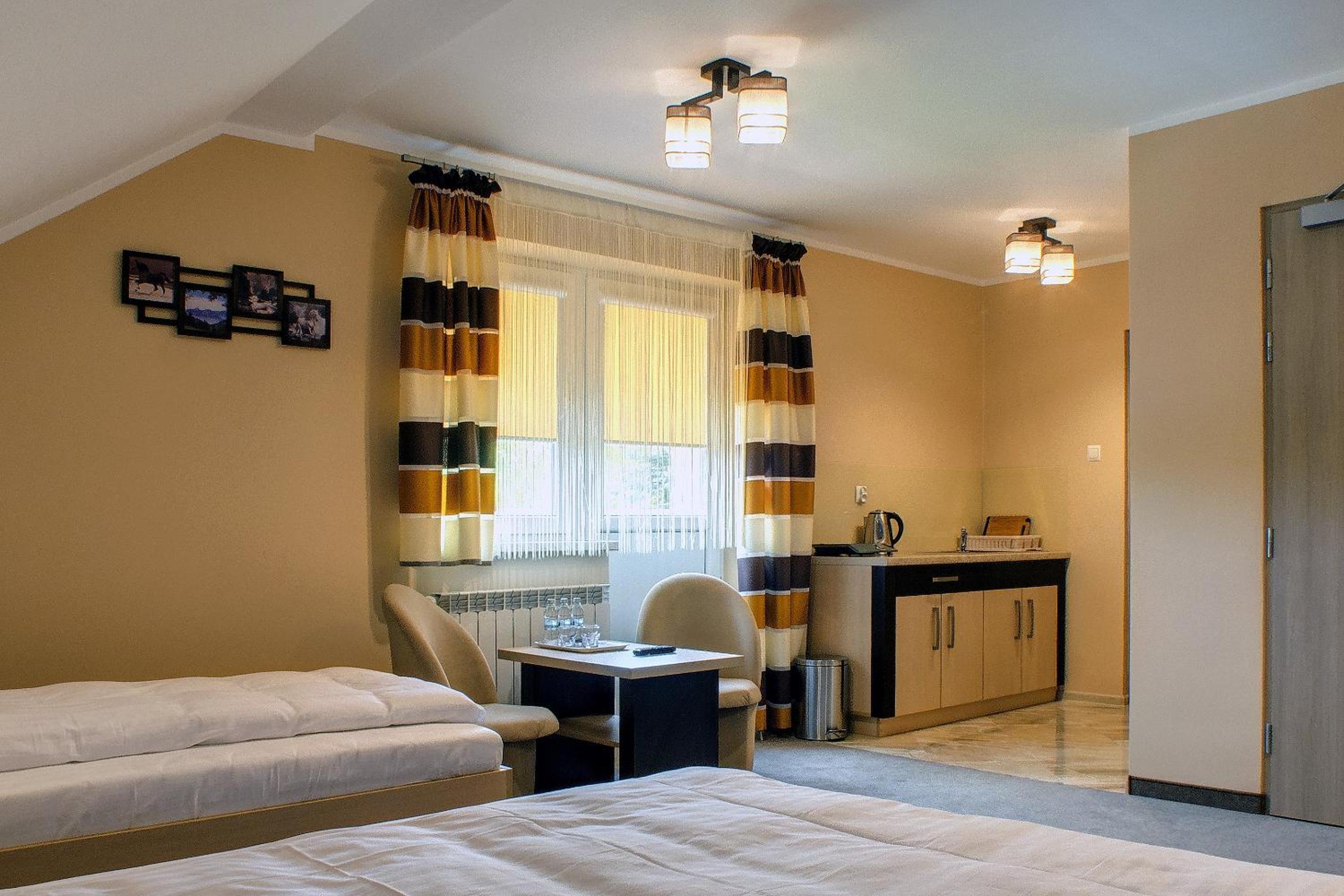 Comfort Triple Room with Shower - Photo 1