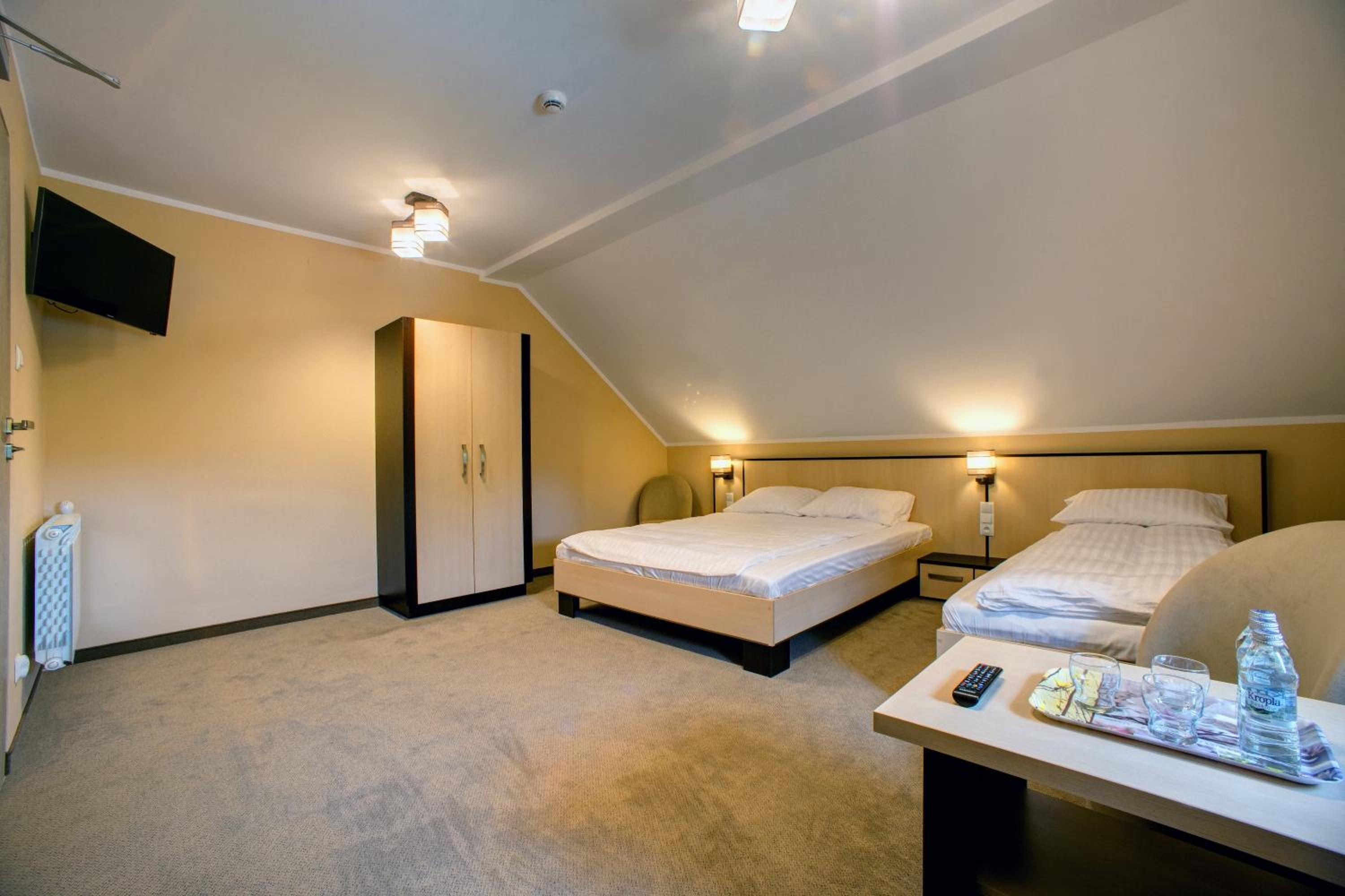 Comfort Triple Room with Shower - Photo 4