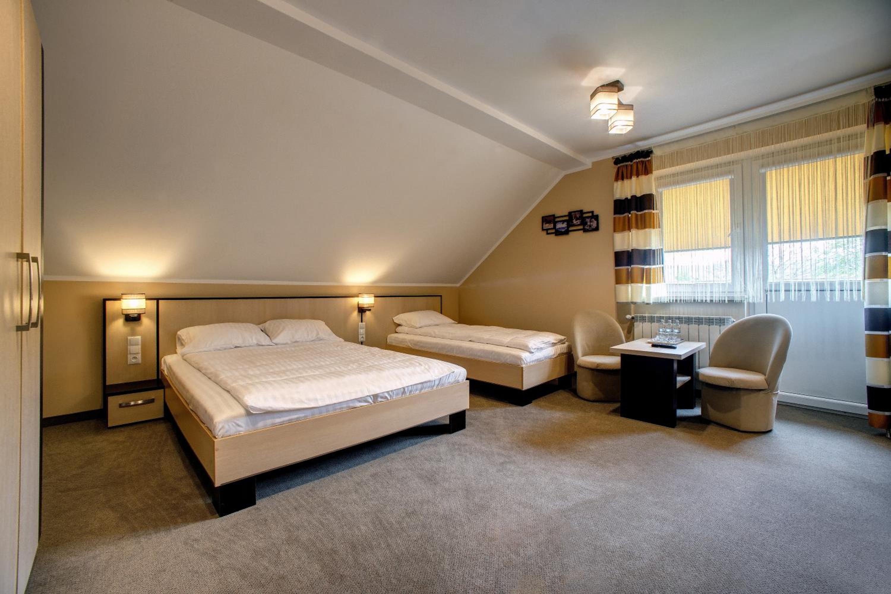 Comfort Triple Room with Shower - Photo 3