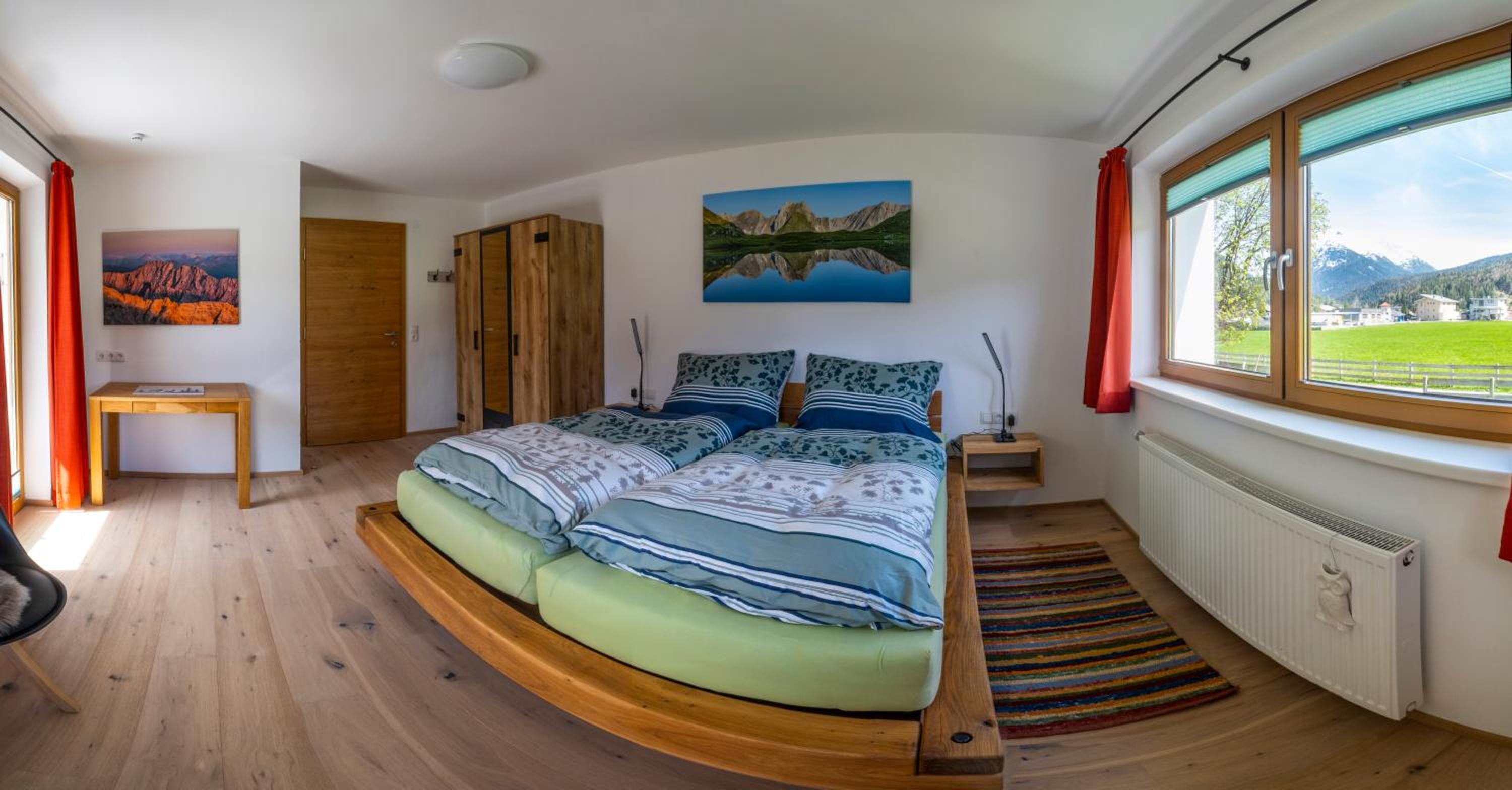 Three-Bedroom Apartment with Bath photo 2