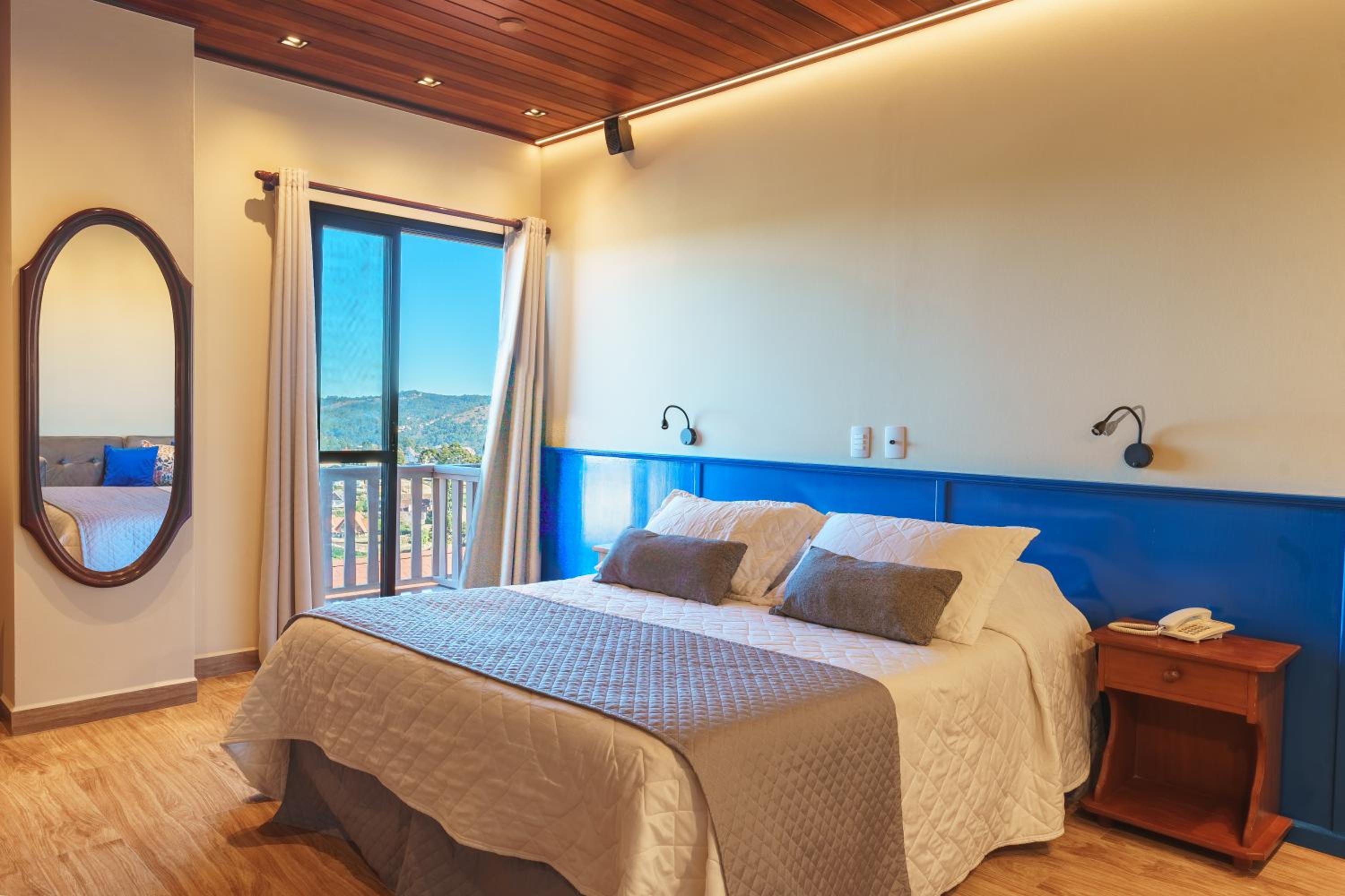Luxury Room with Balcony - Chalet photo 1