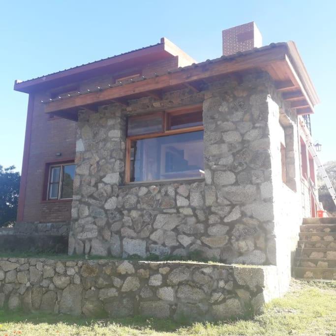 Three-Bedroom House photo 3