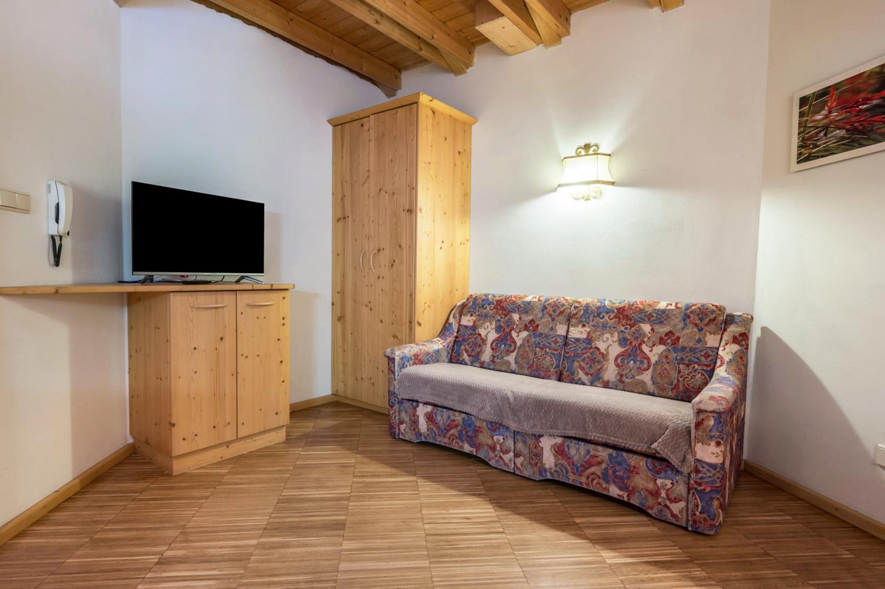 Superior One-Bedroom Apartment with Balcony
