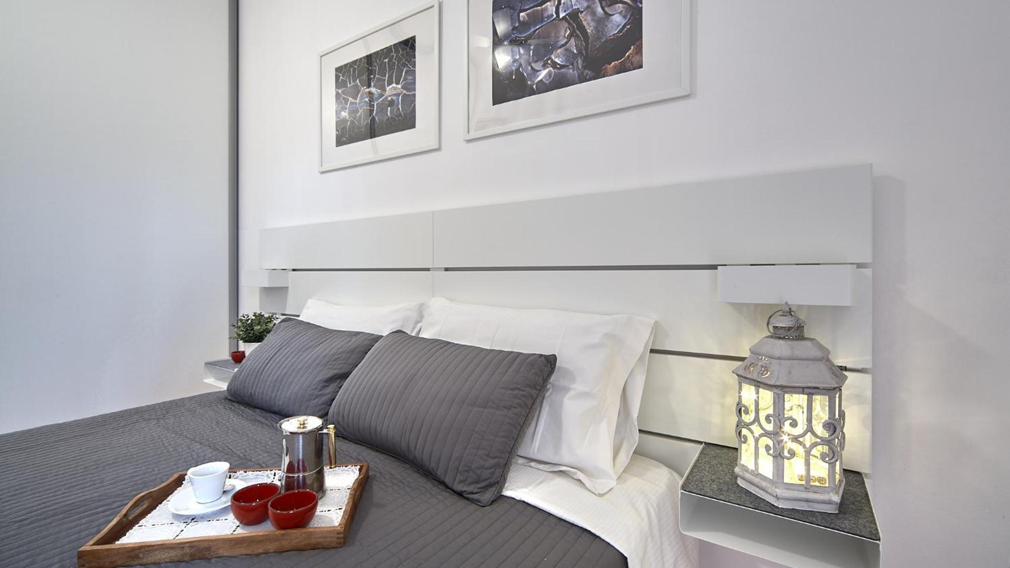 One-Bedroom Apartment photo 1