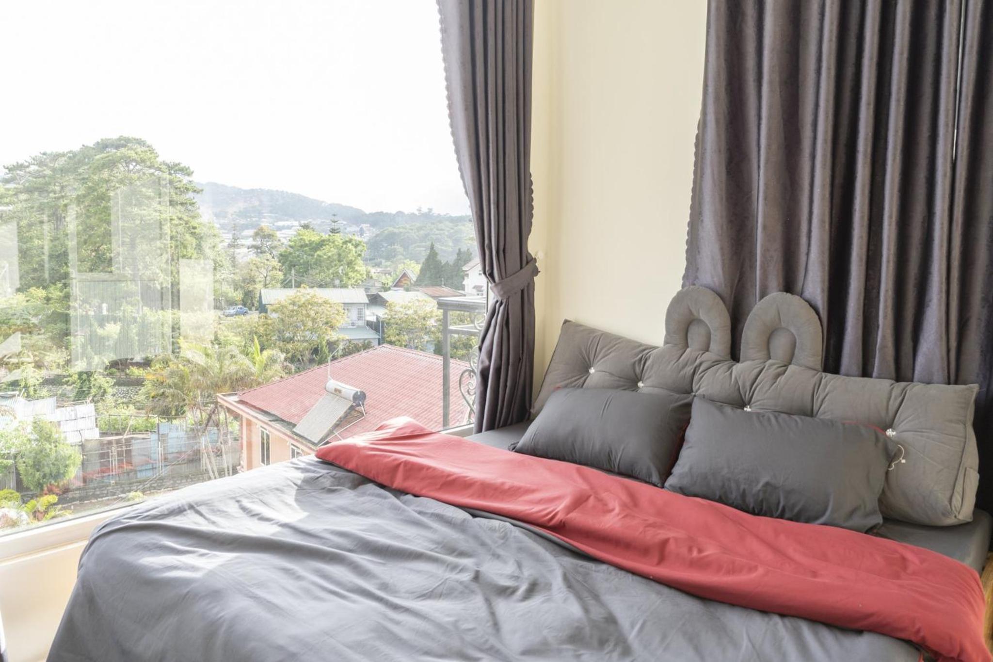 King Room with Mountain View photo 3
