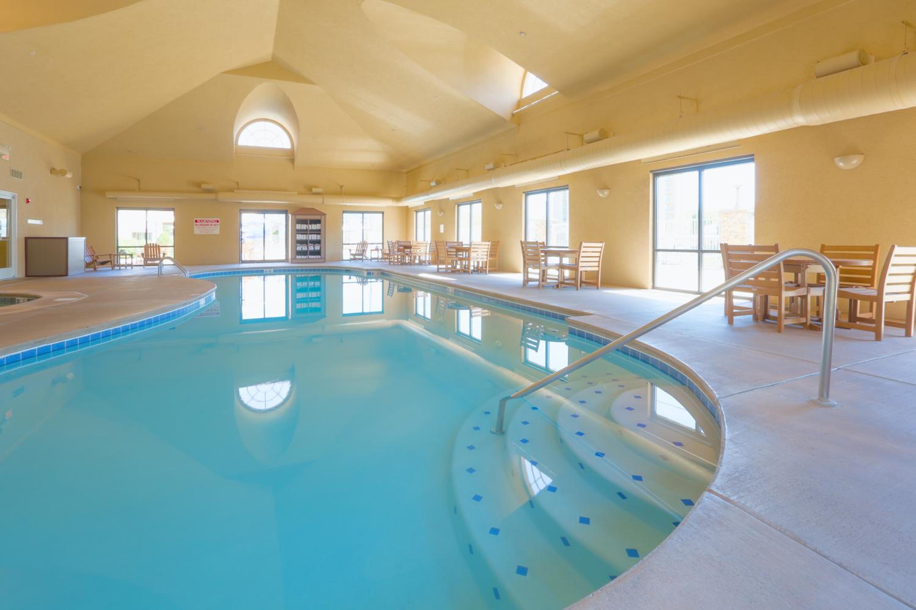 Premier King with Mountain and Water Park View - Inn - Photo 8