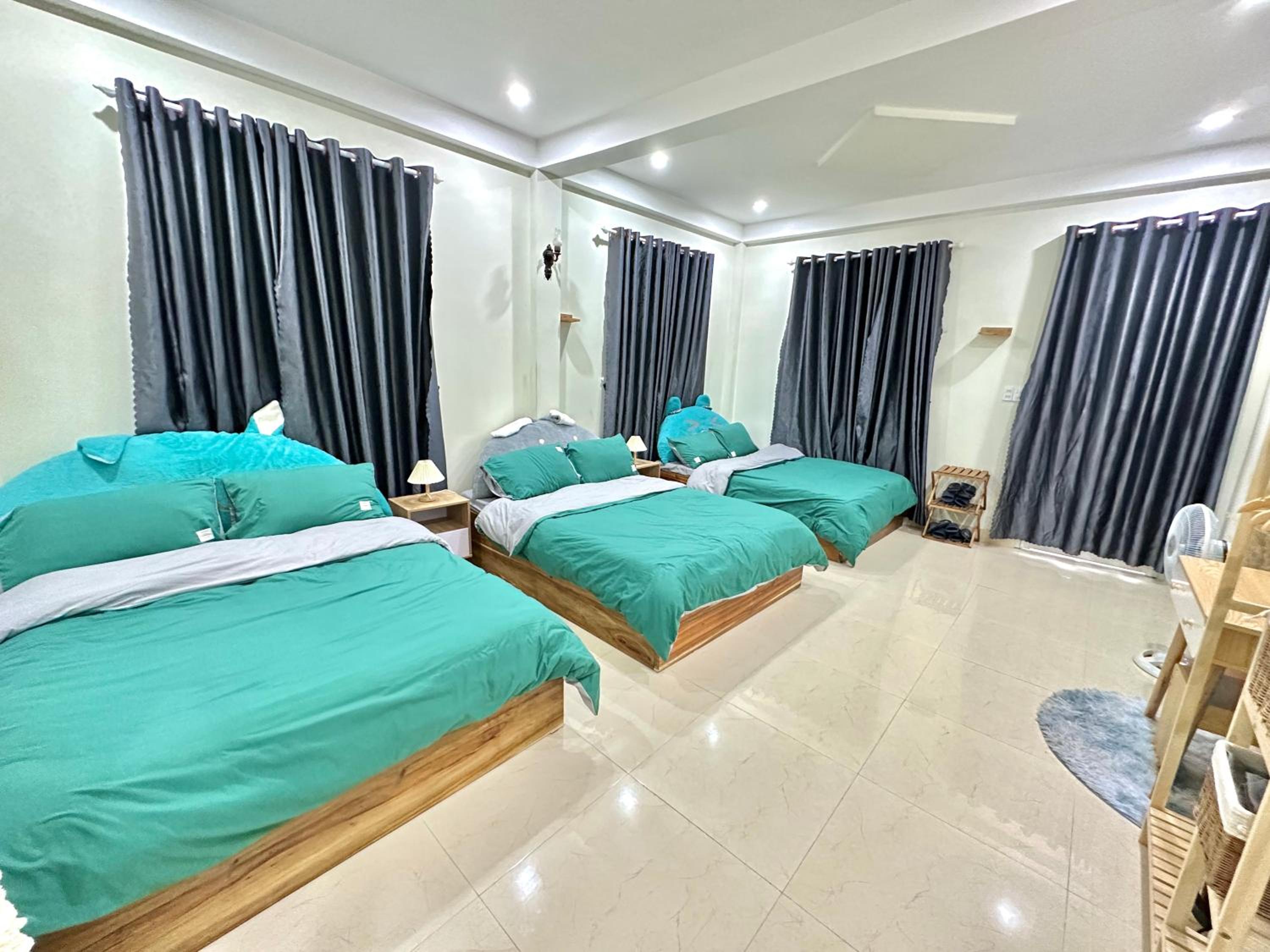 Deluxe Family Room photo 2