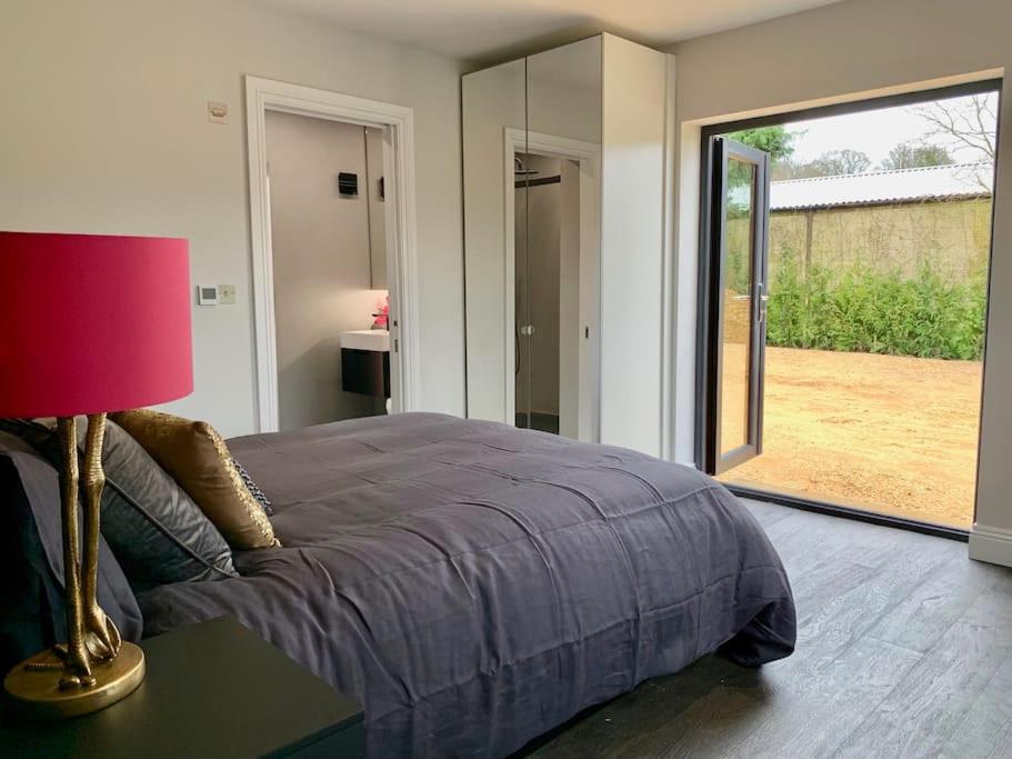 Five-Bedroom House photo 1