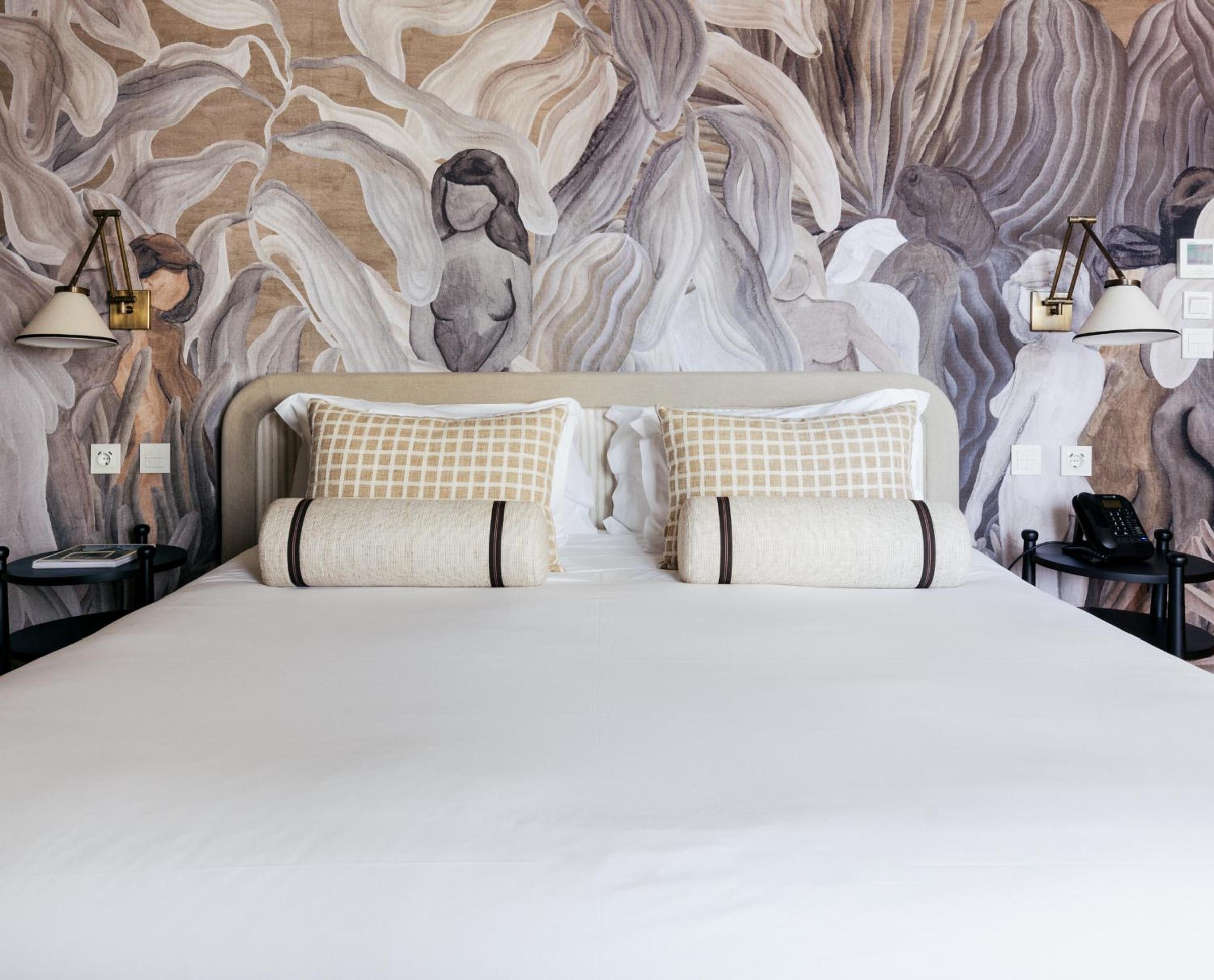 Deluxe Room - Photo 14