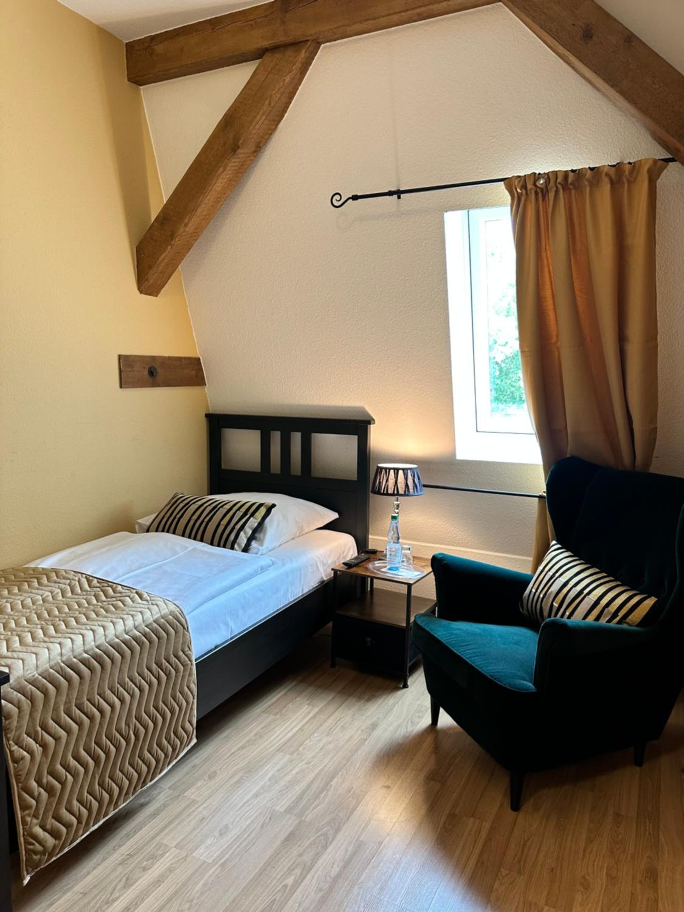 Single Room with Private Bathroom photo 1