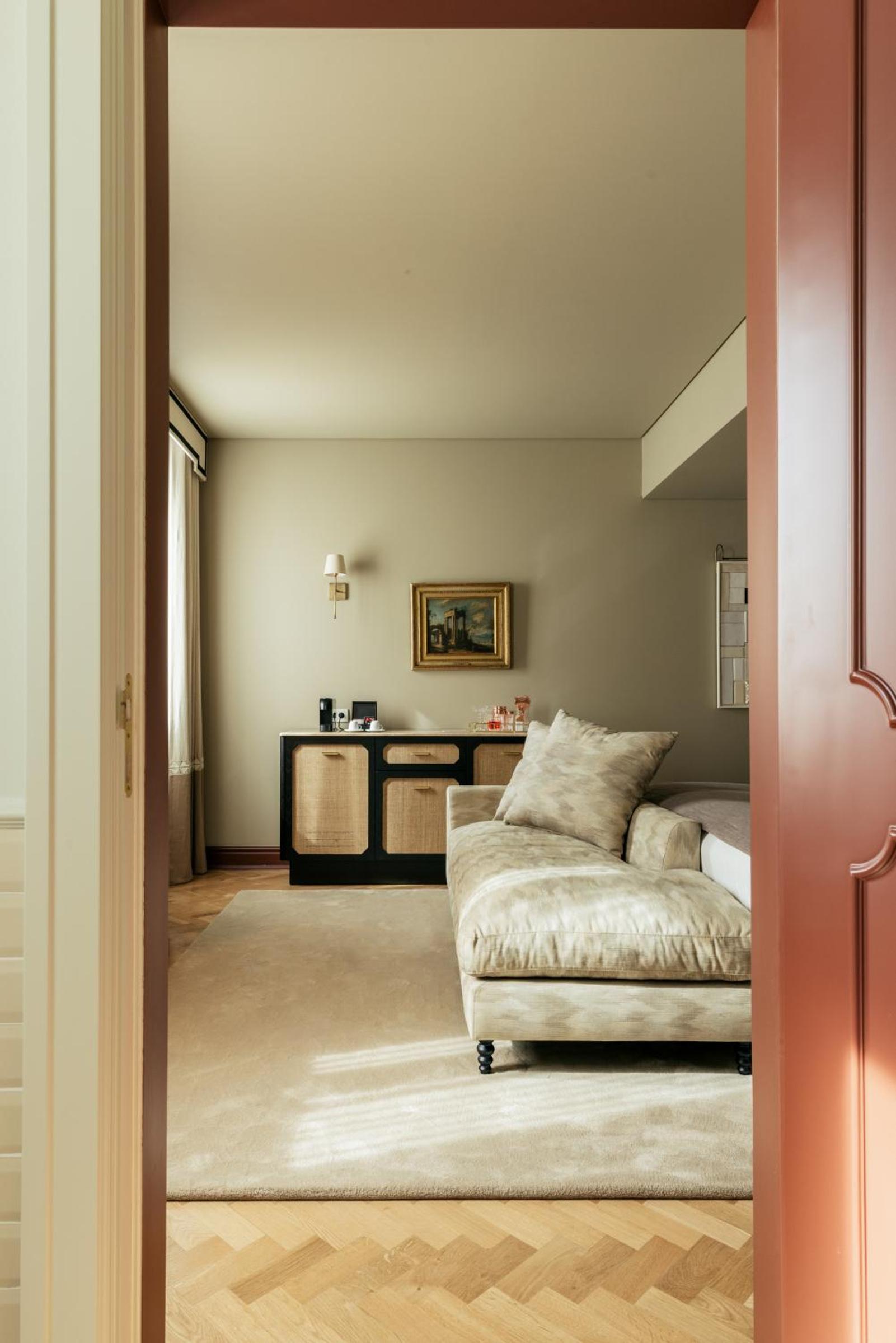 Premium Room - Photo 7