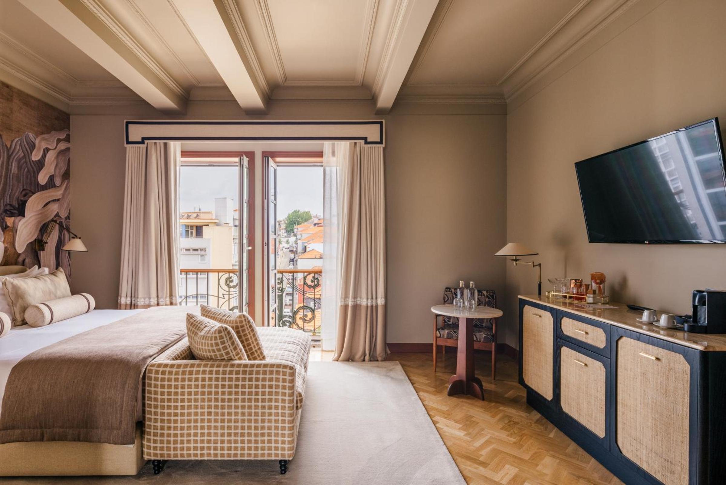 Premium Room - Photo 6