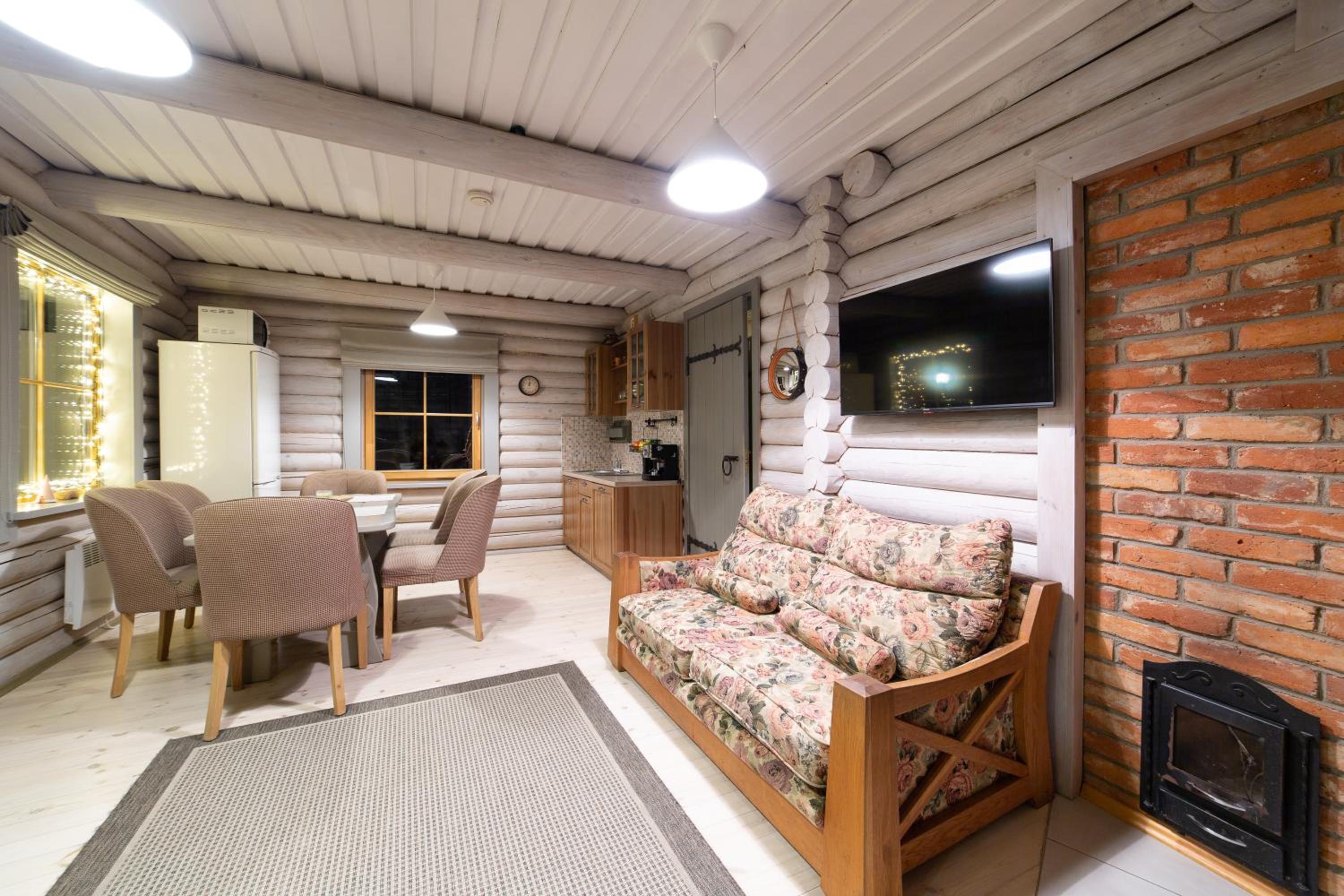 Three-Bedroom House - Photo 29