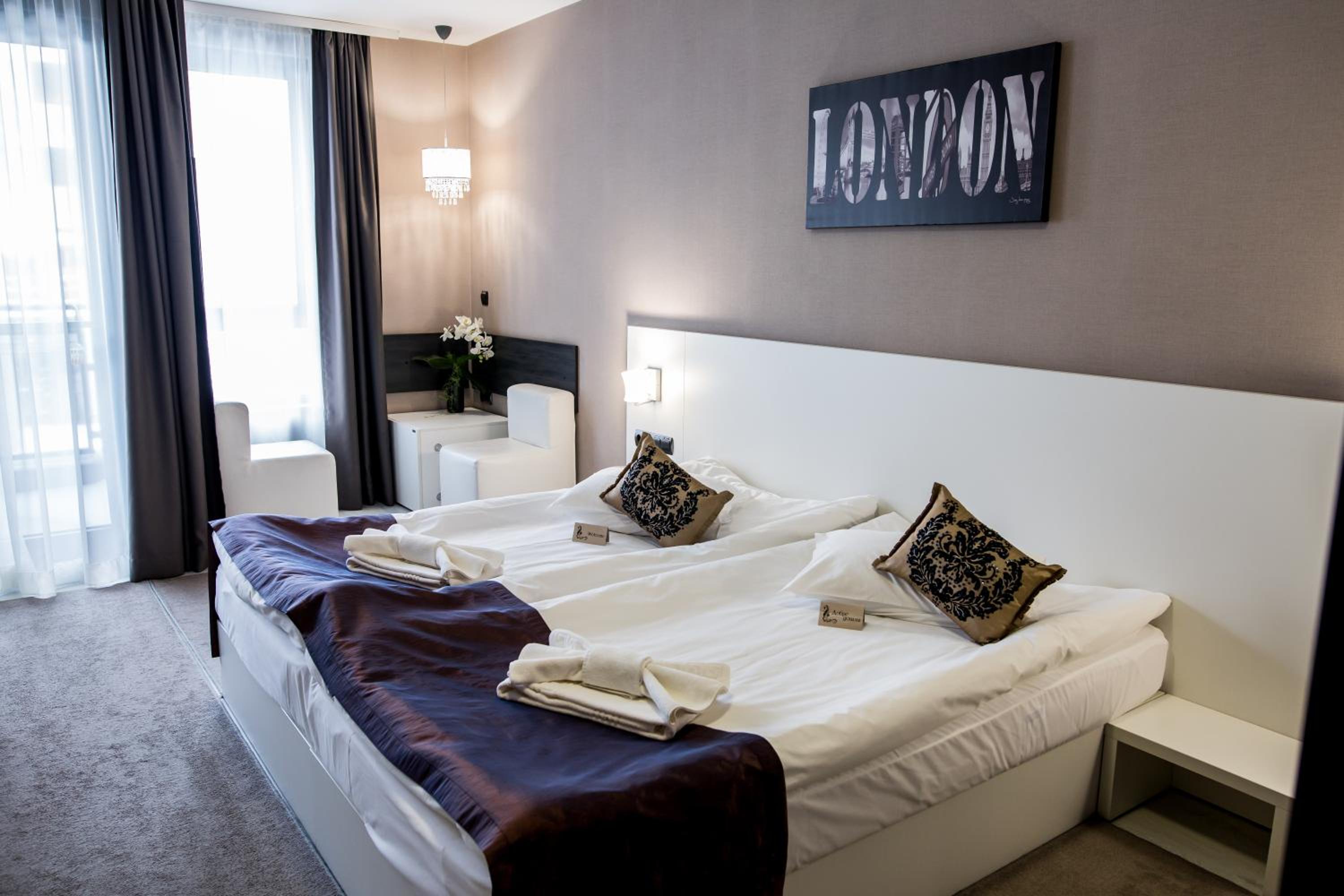 Deluxe King Room