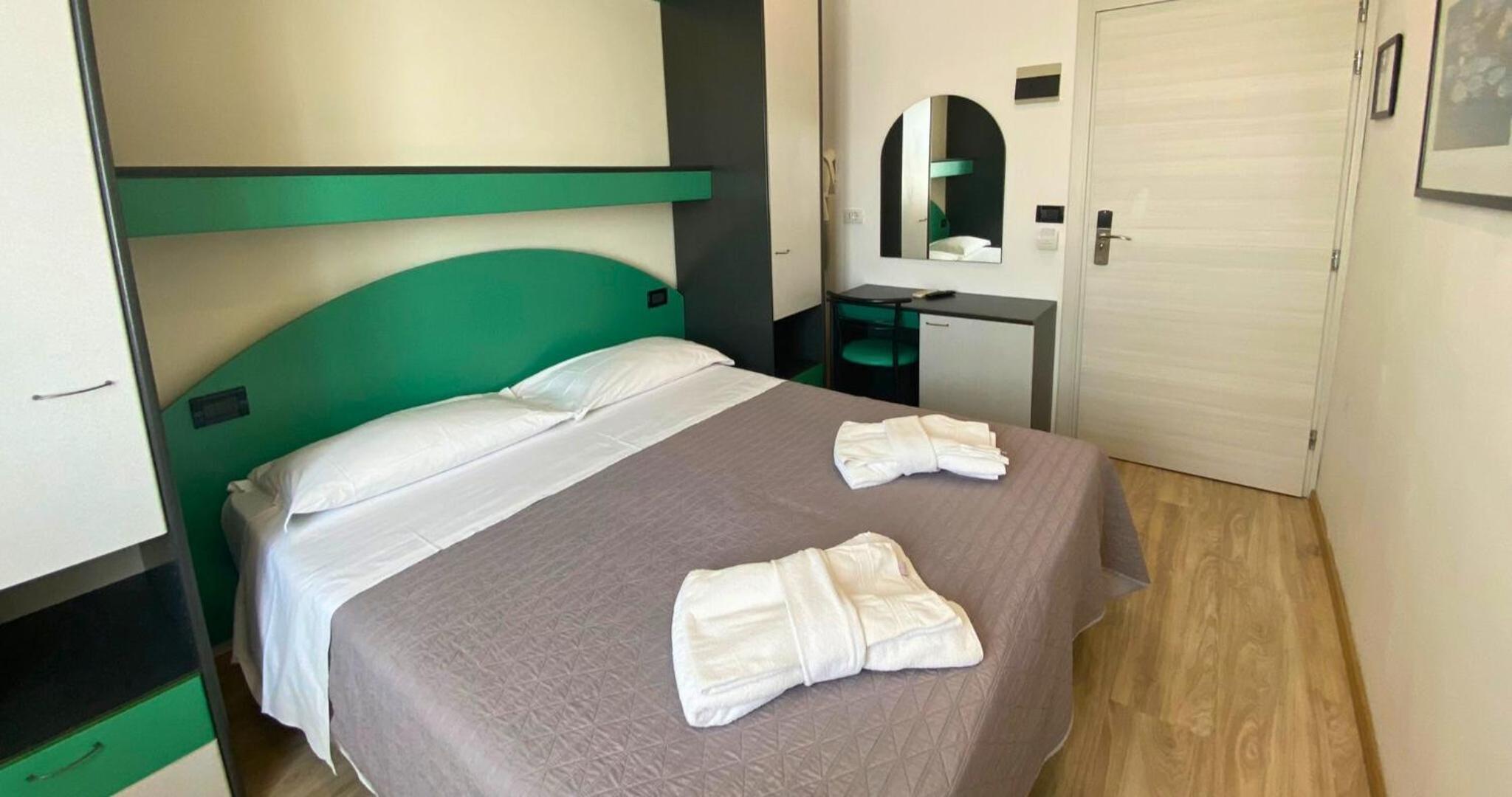 Budget Double Room - Photo 2