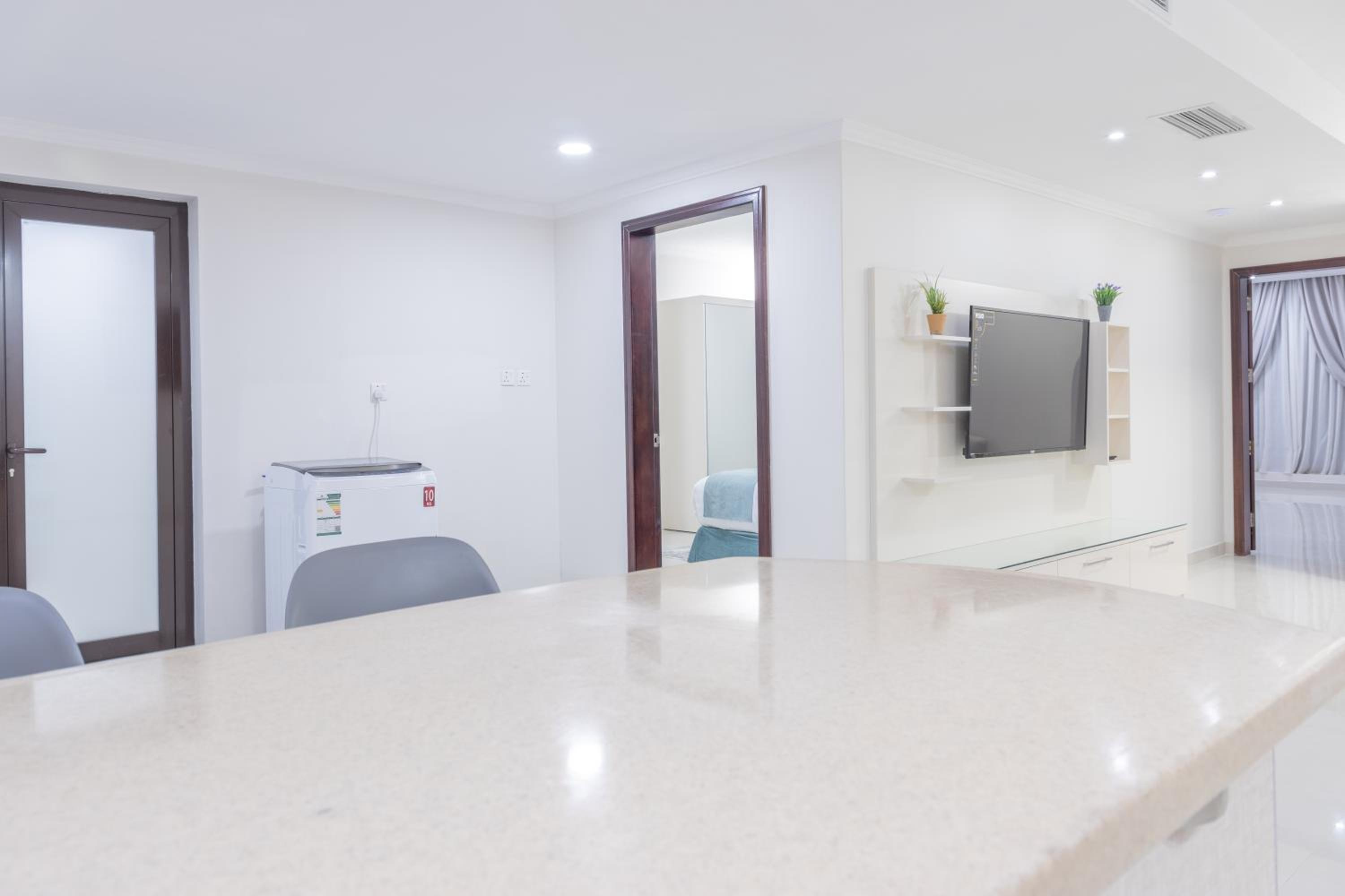 Two-Bedroom Apartment - Photo 5