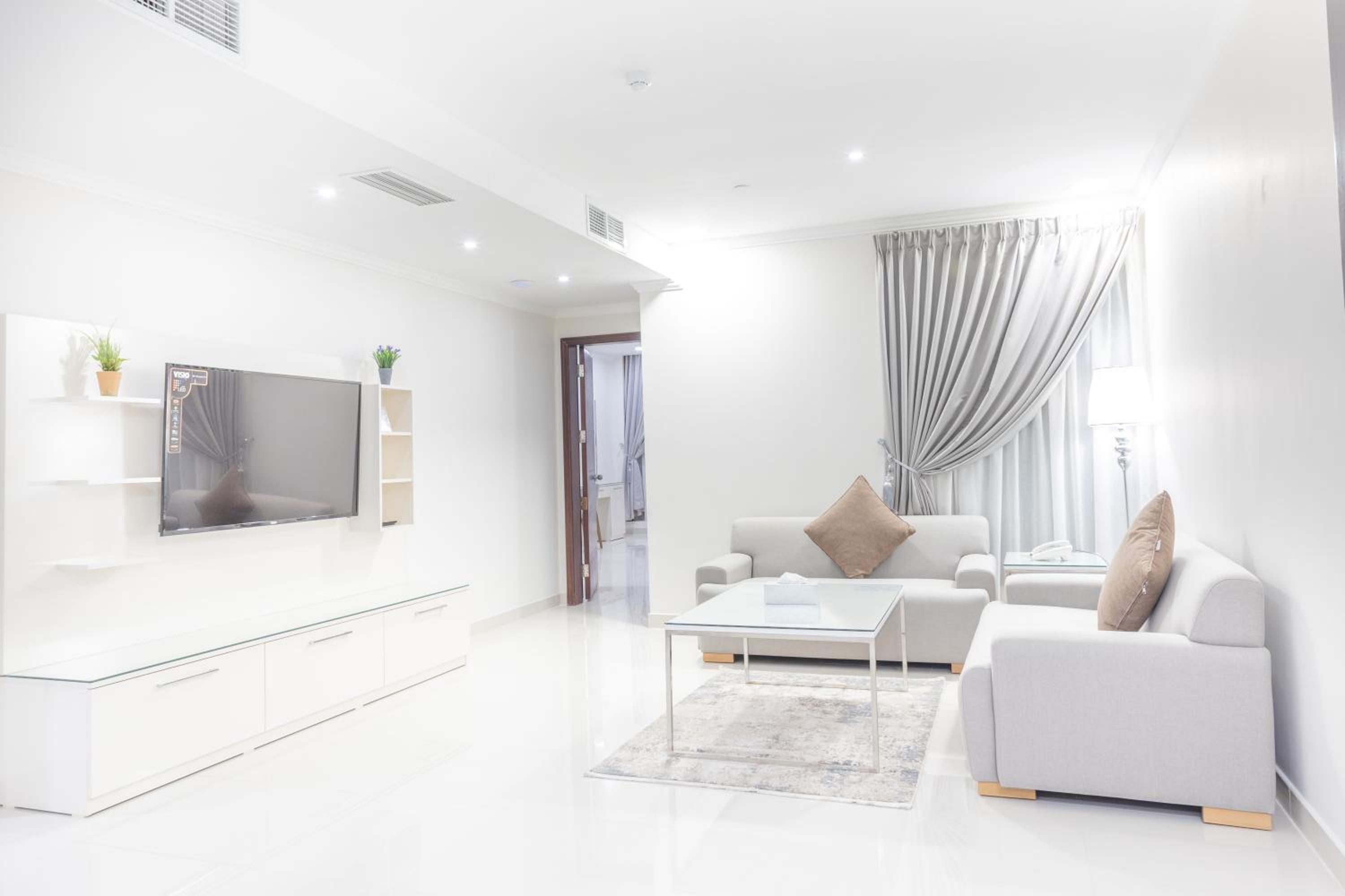 Two-Bedroom Apartment - Photo 2