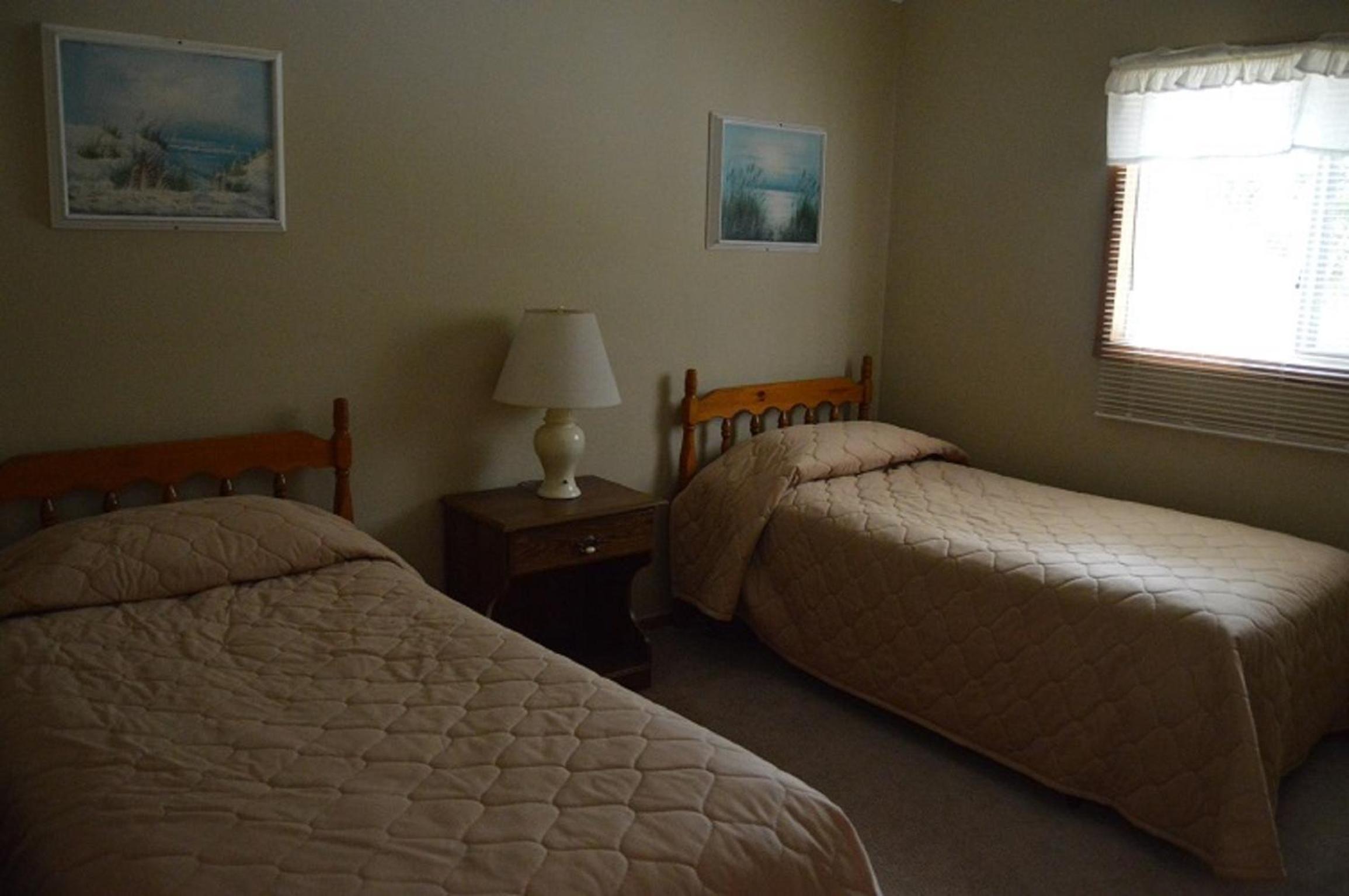 Deluxe Two-Bedroom Cottage photo 3