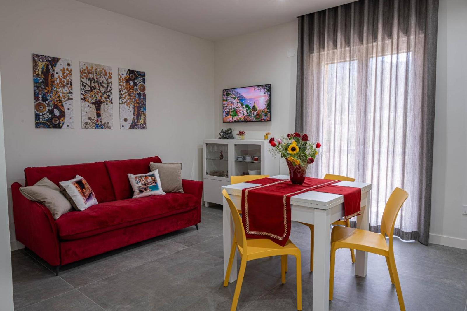 Apartment with Mountain View