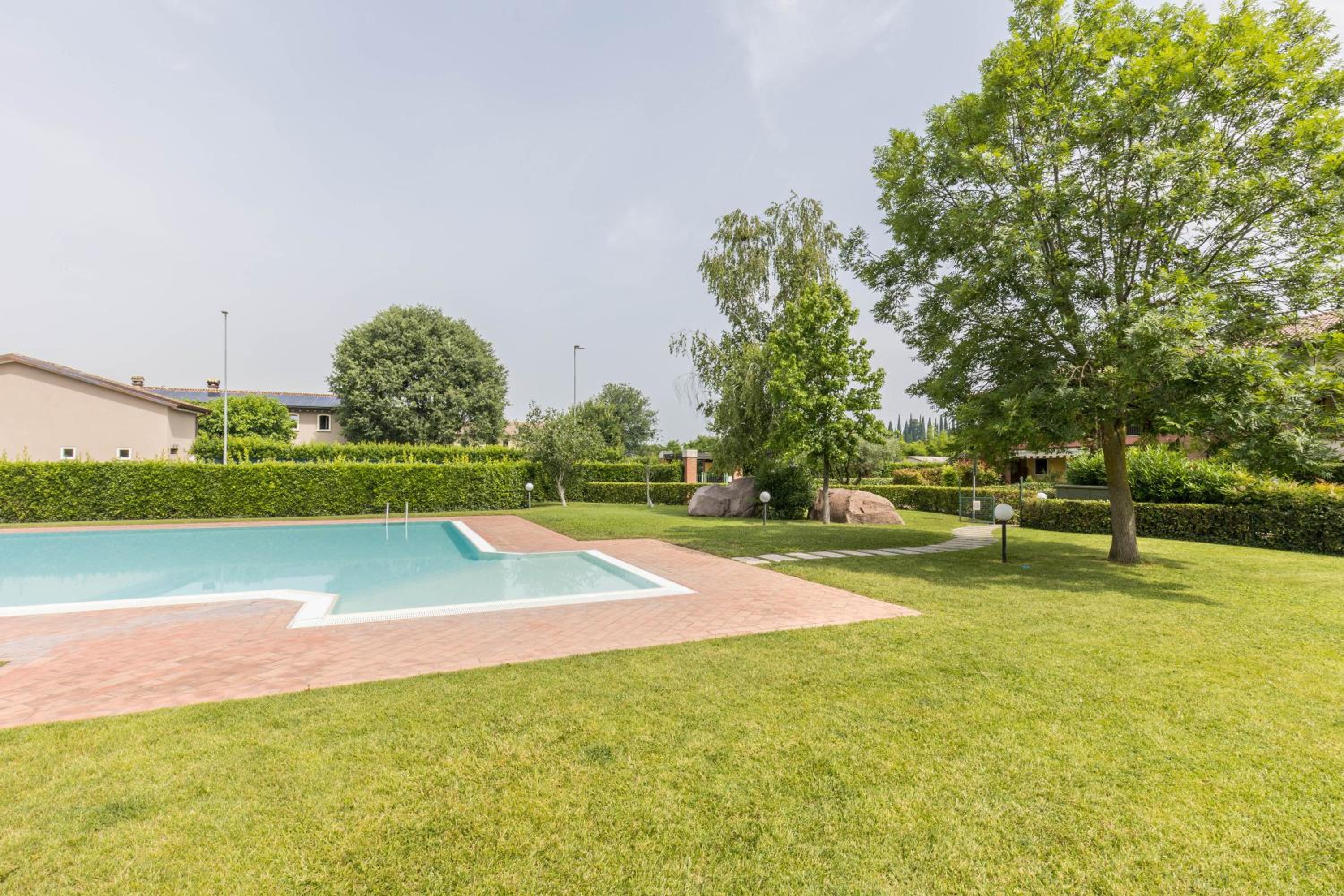 One-Bedroom Apartment with Garden View photo 3