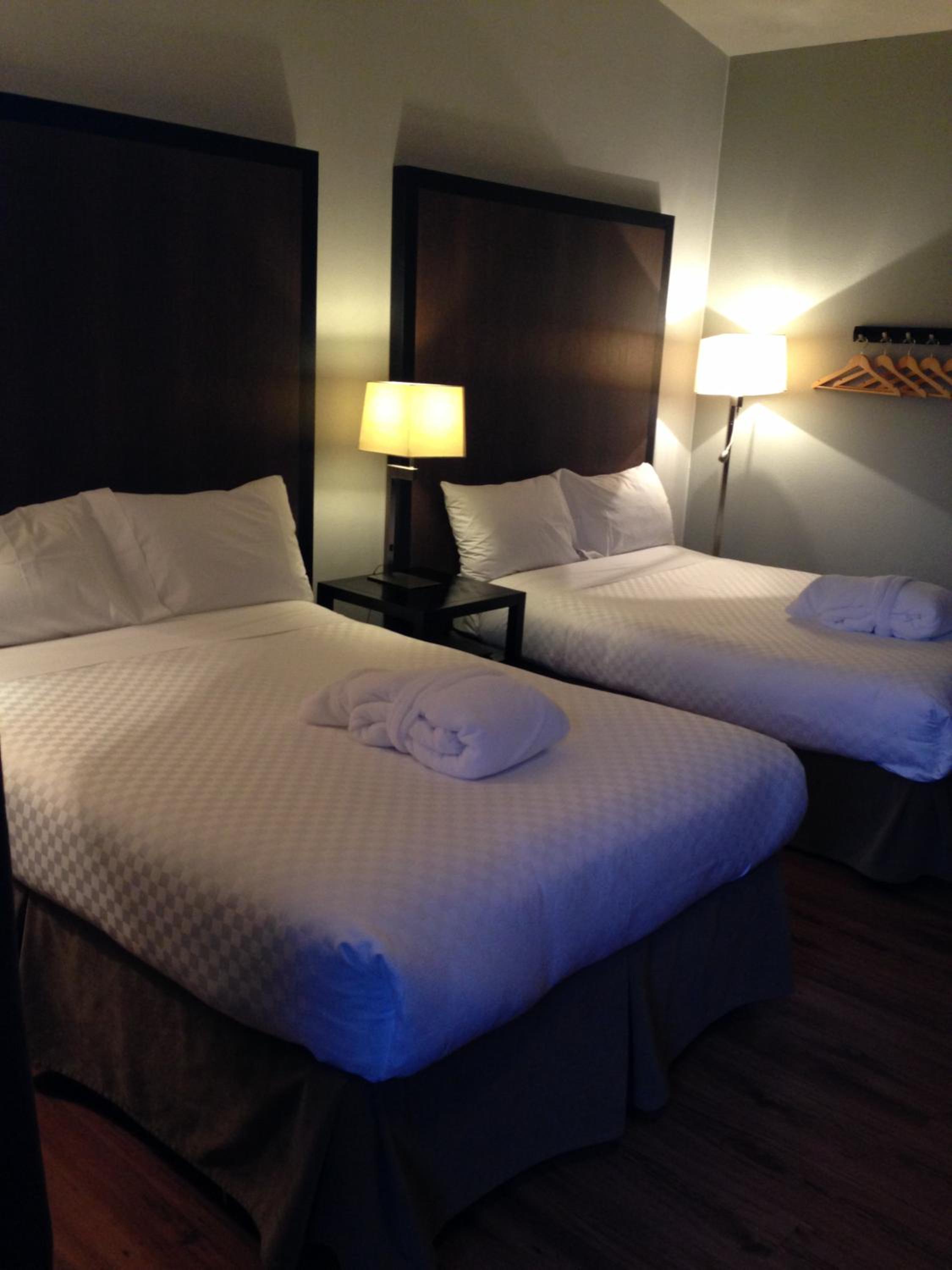 Double Room with Two Double Beds - Photo 7