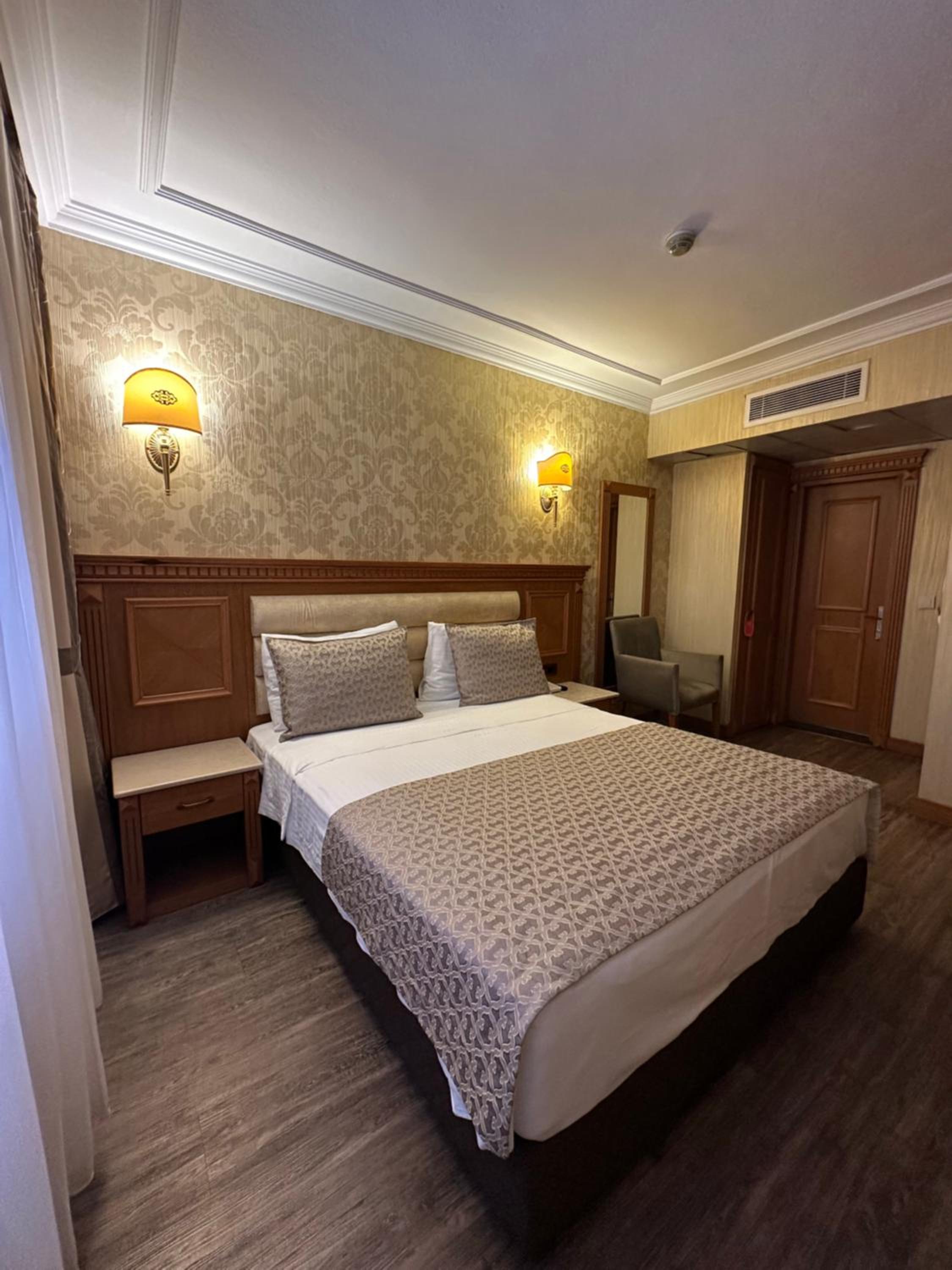 Economy Double Room photo 2
