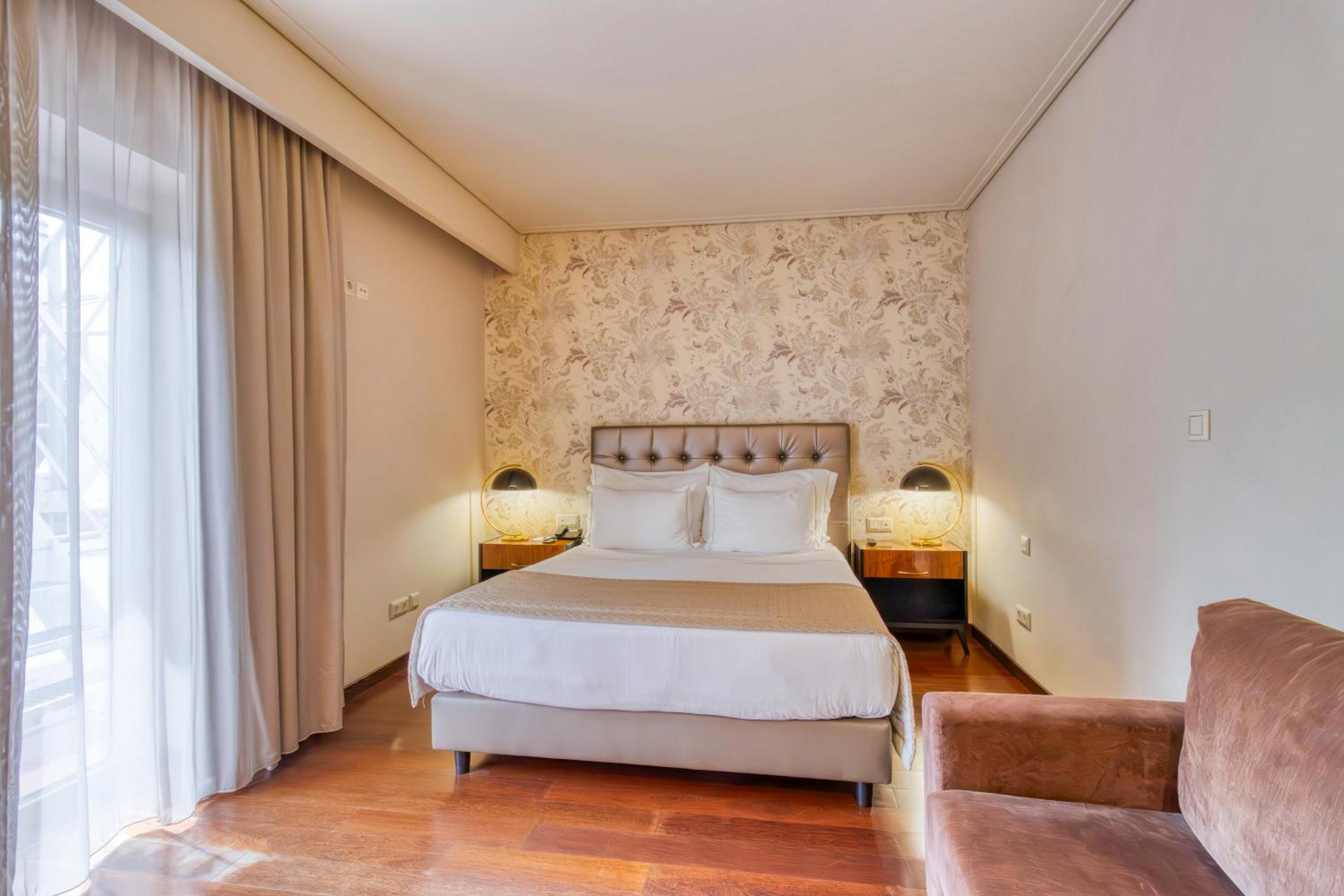 Double or Twin Room - Photo 4
