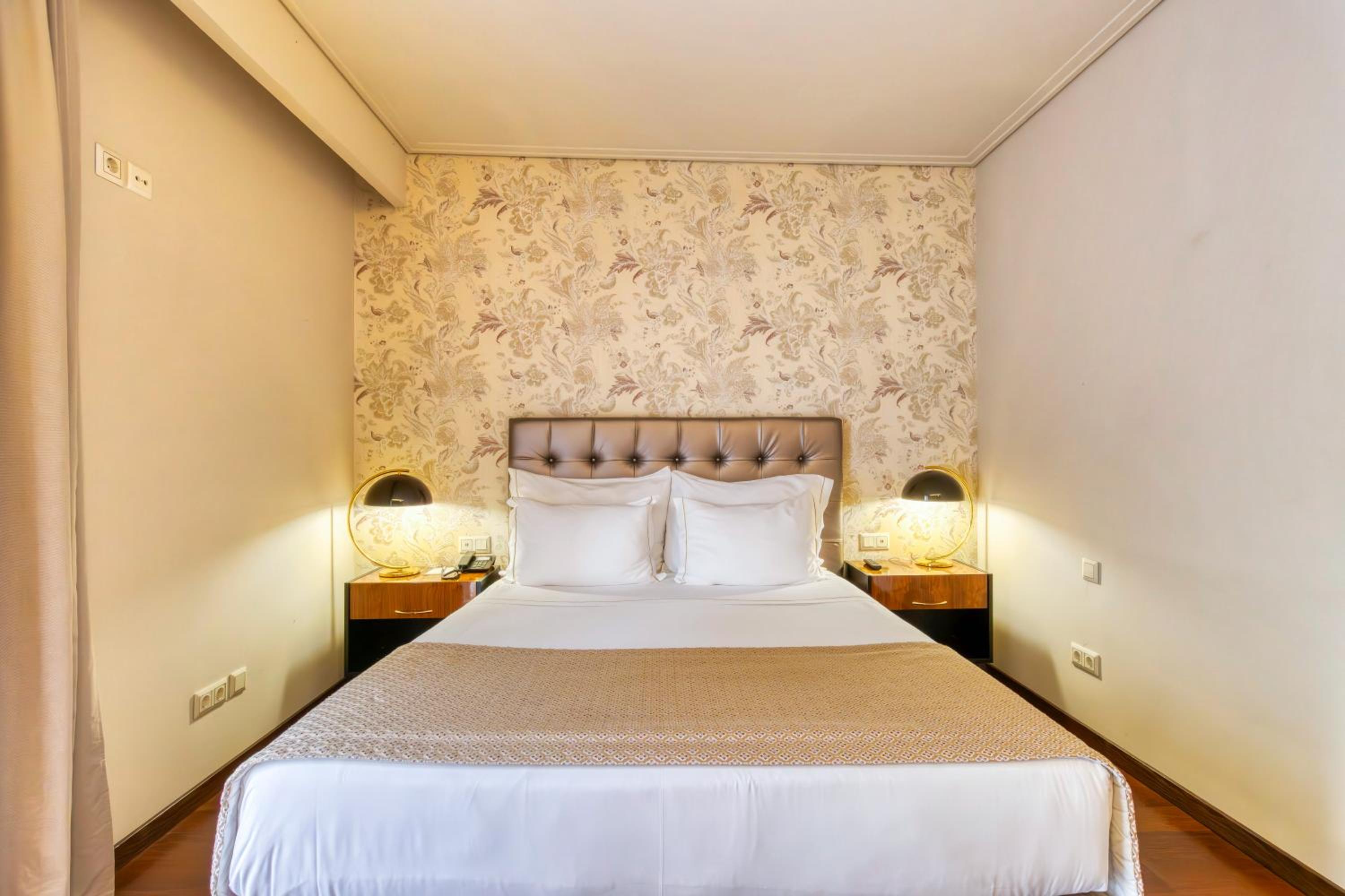 Double or Twin Room - Photo 6