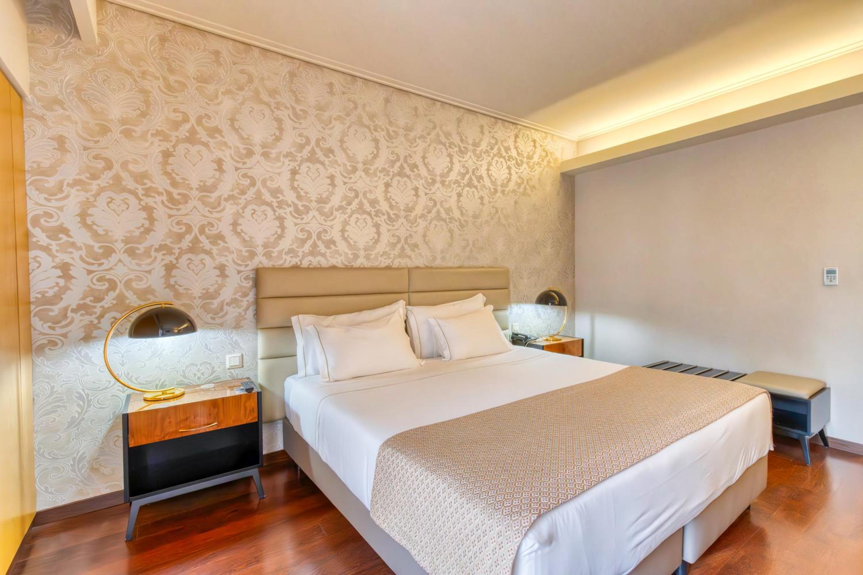 Double or Twin Room - Photo 2