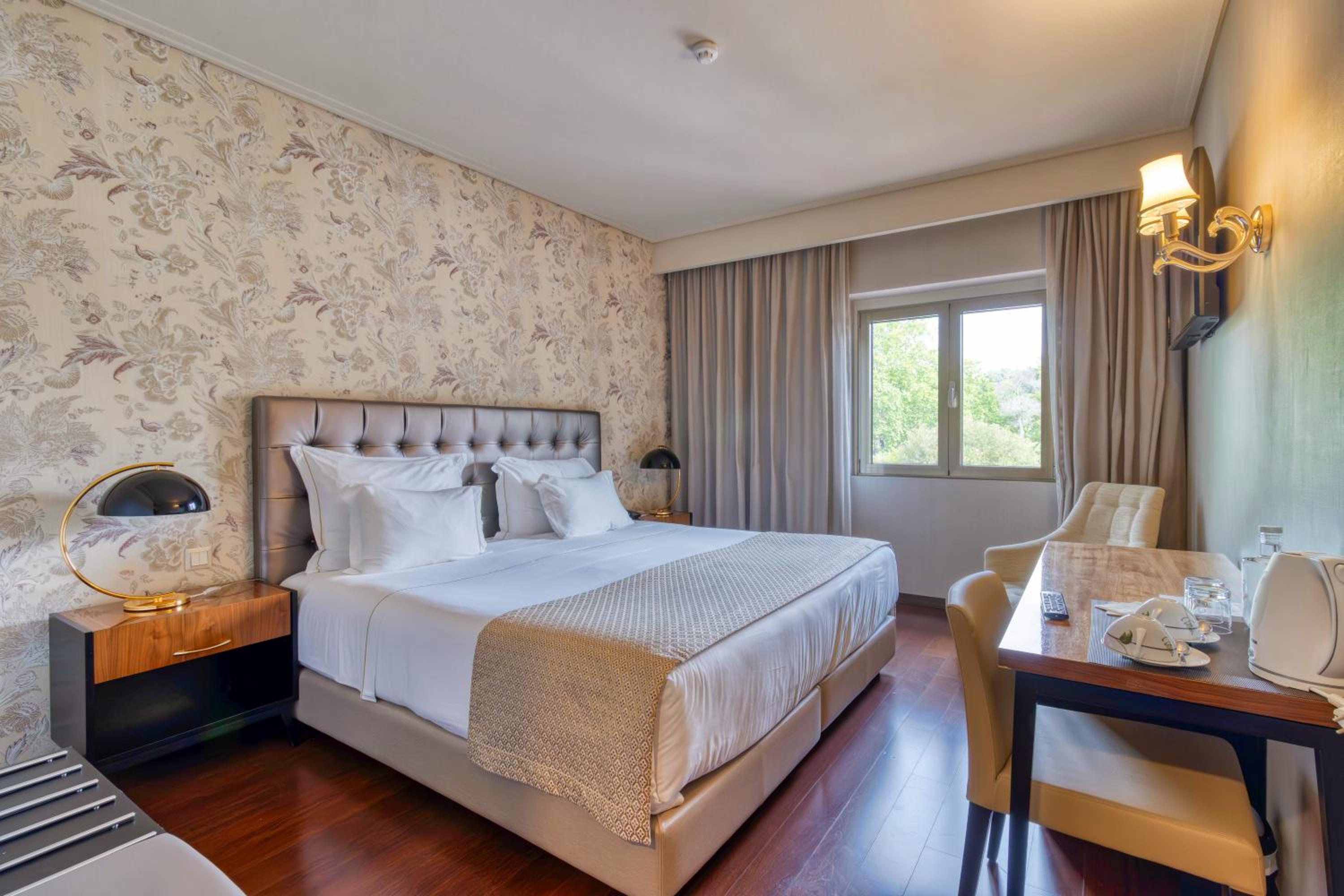 Double Room with Monastery View - Photo 5