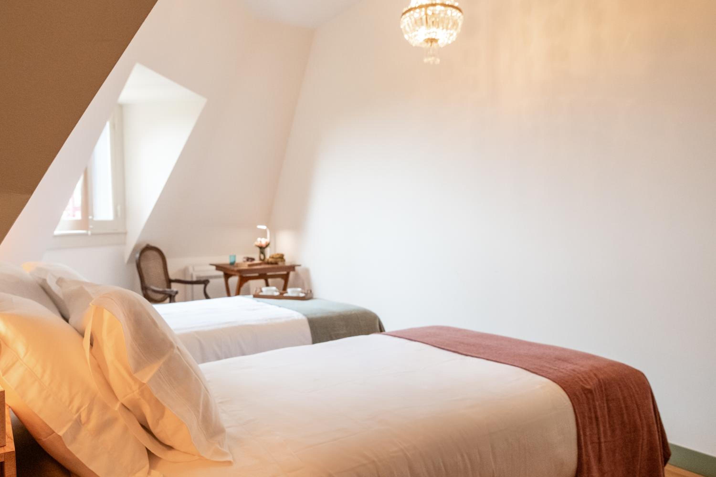 Cozy Double Room with Garden View - Photo 5