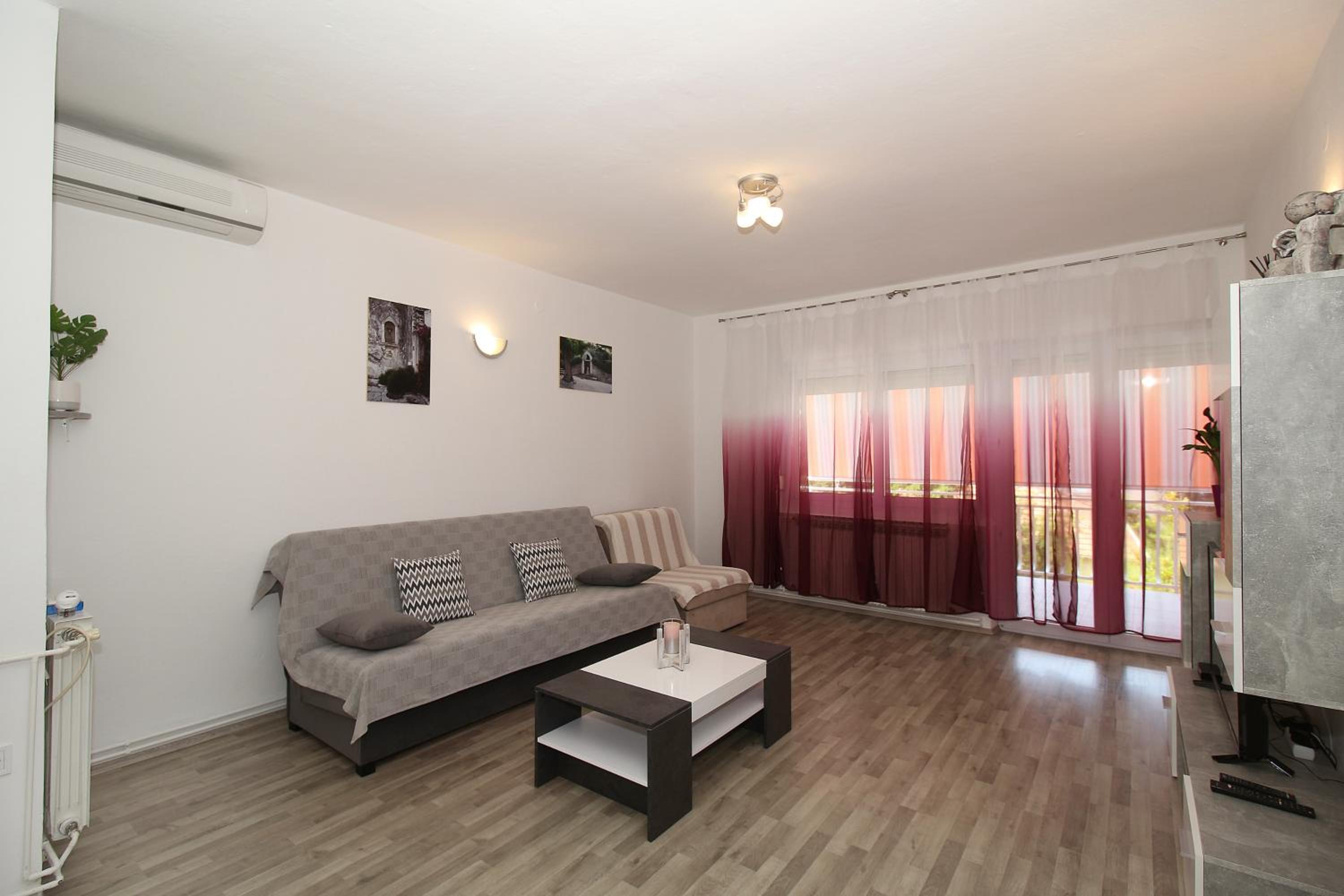 Comfort Two-Bedroom Apartment with Balcony - Second Floor