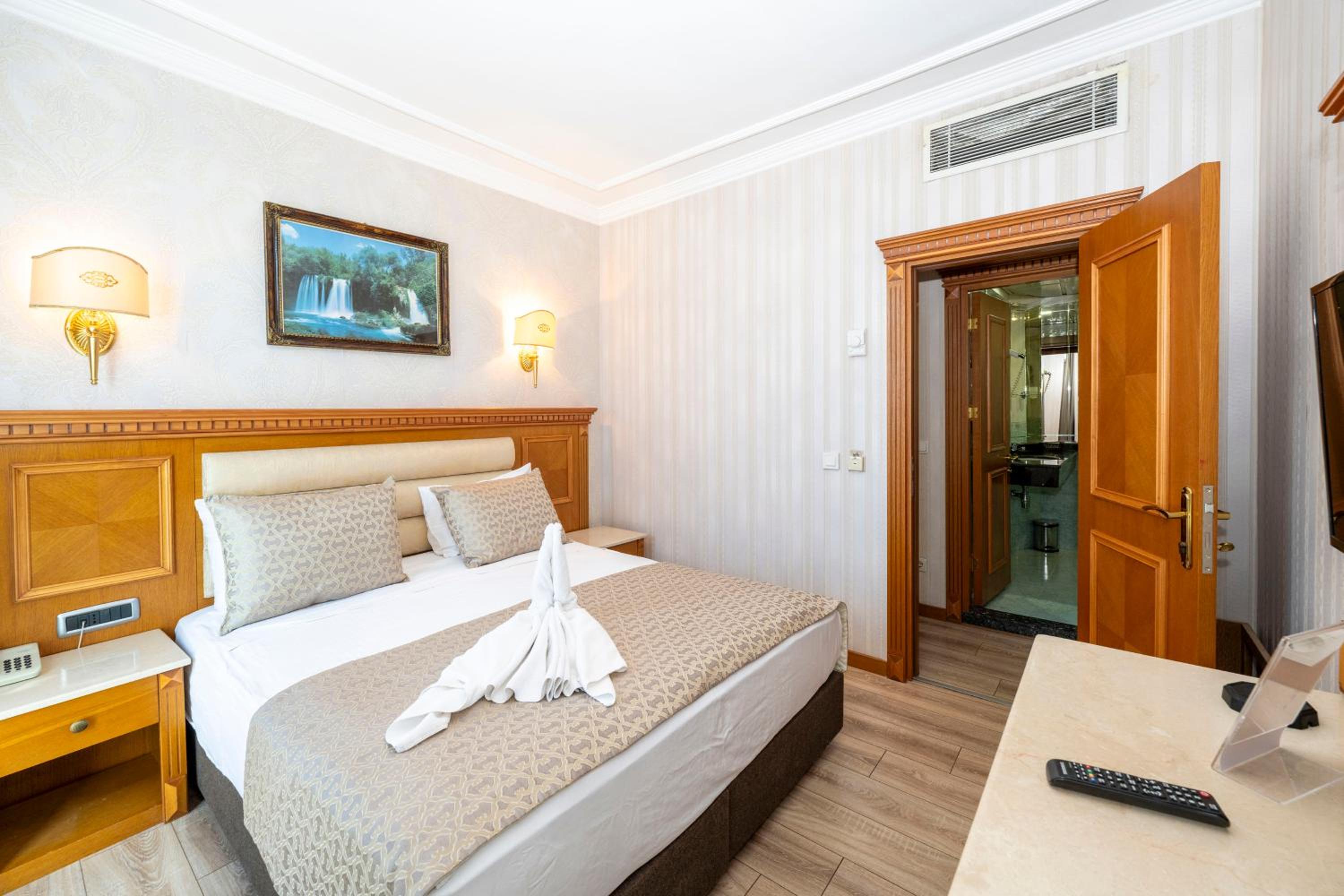 Quadruple Room with Balcony photo 2