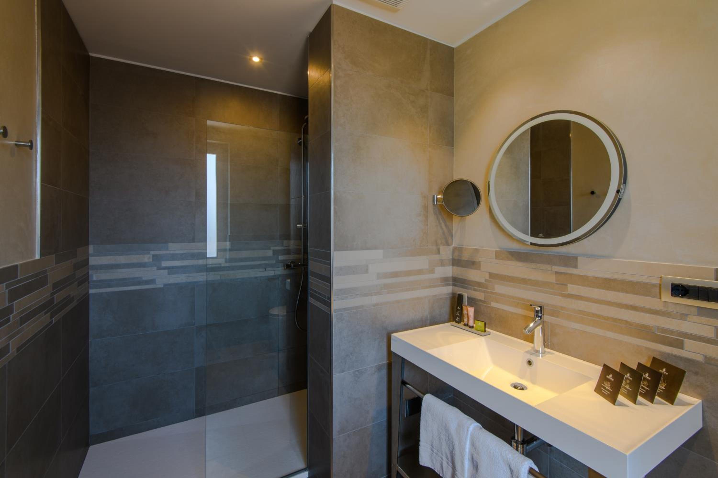 Superior Double or Twin Room photo 2