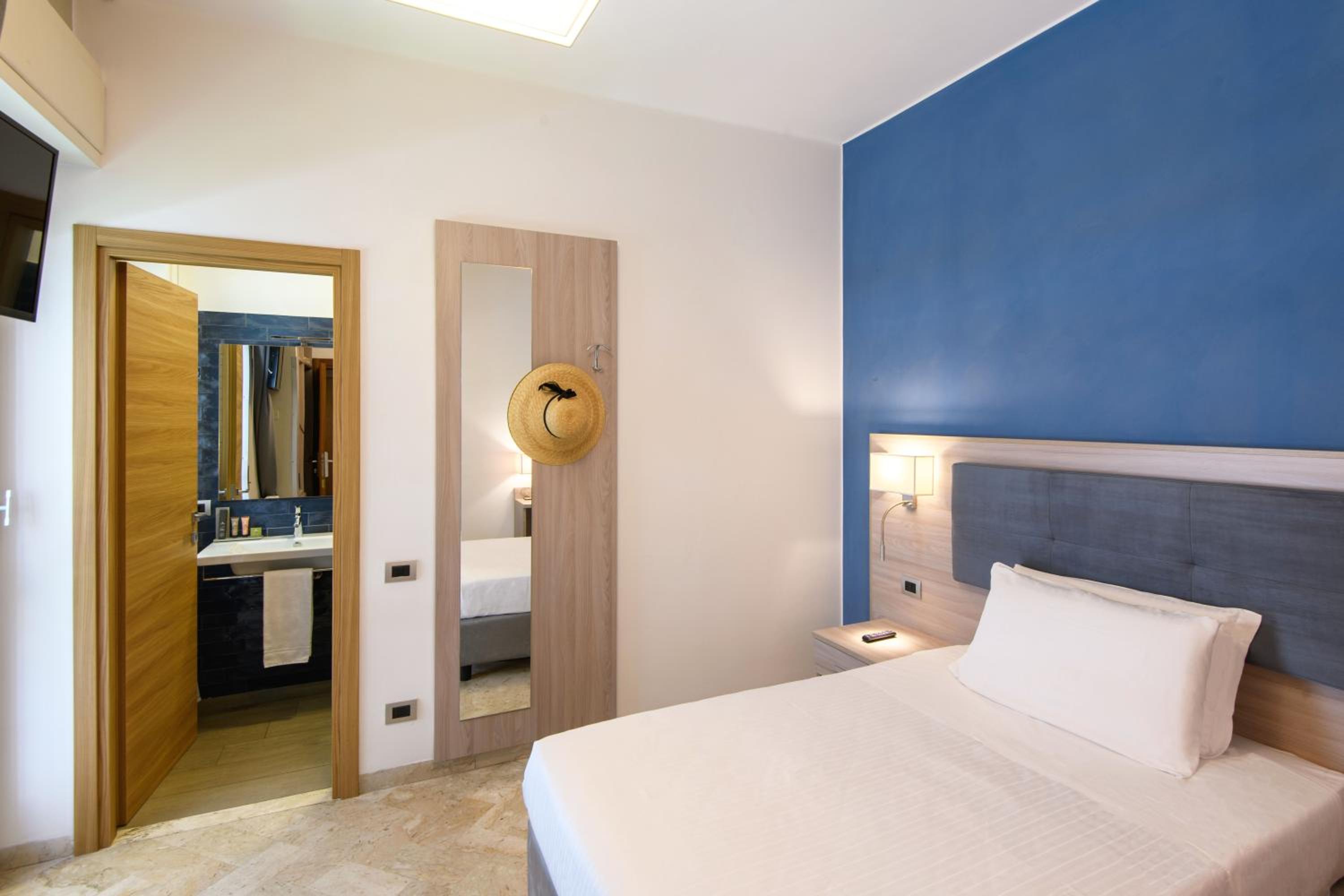 Superior Single Room photo 3