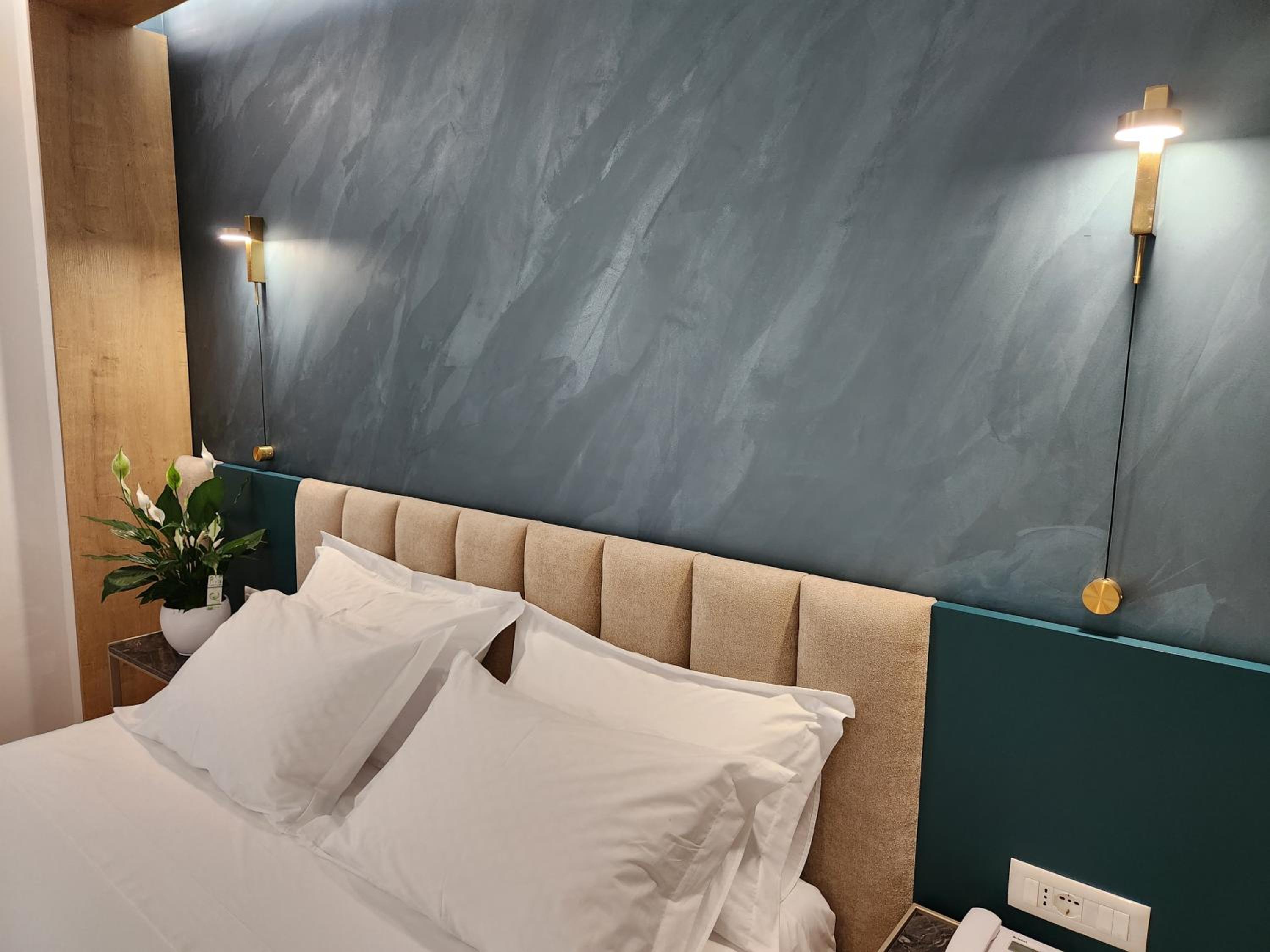 Superior Family Suite with Balcony and Sea View