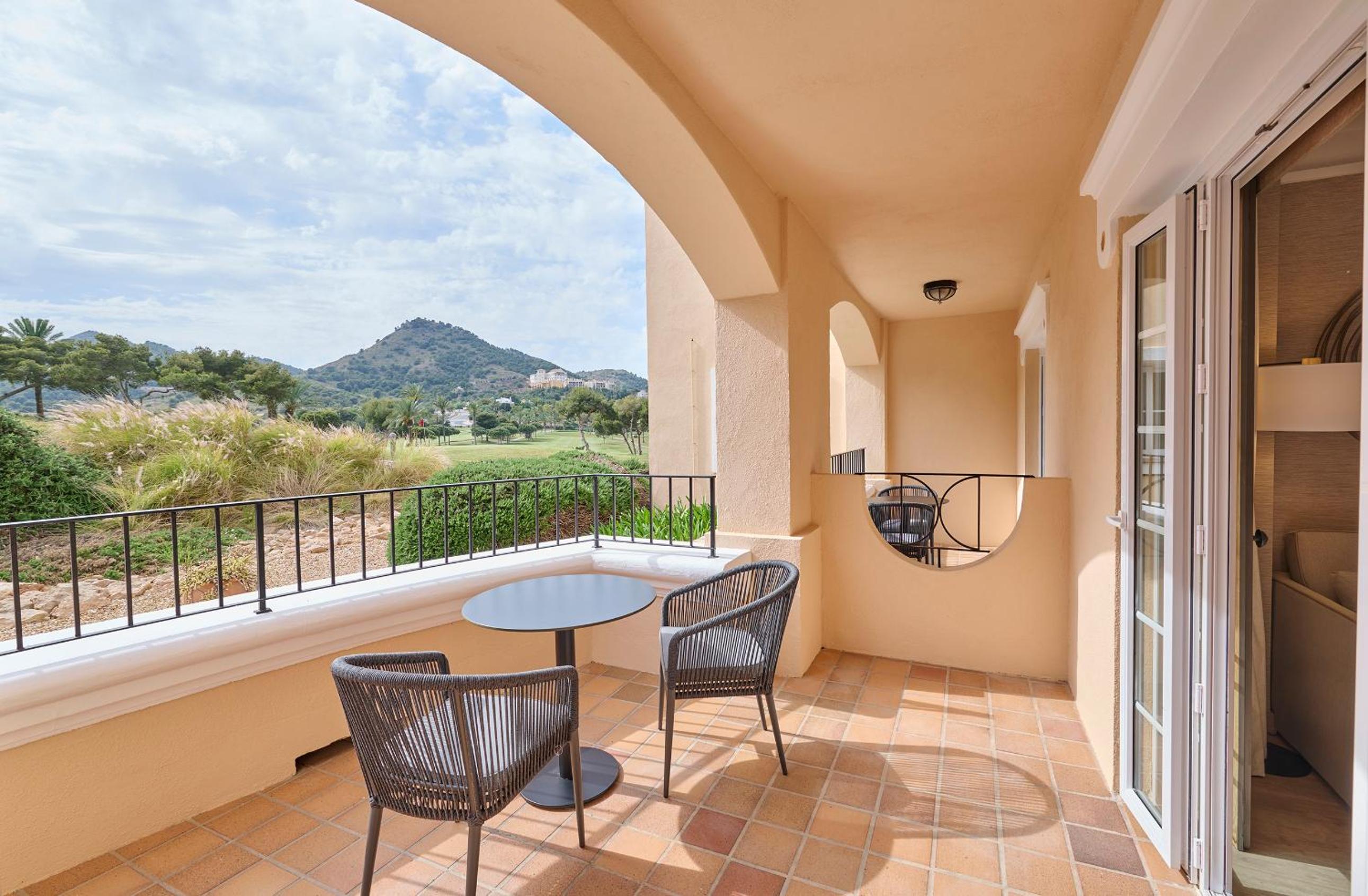 Habitación Doble con Gran Terraza y Vistas al Golf - Acceso al Gran Club