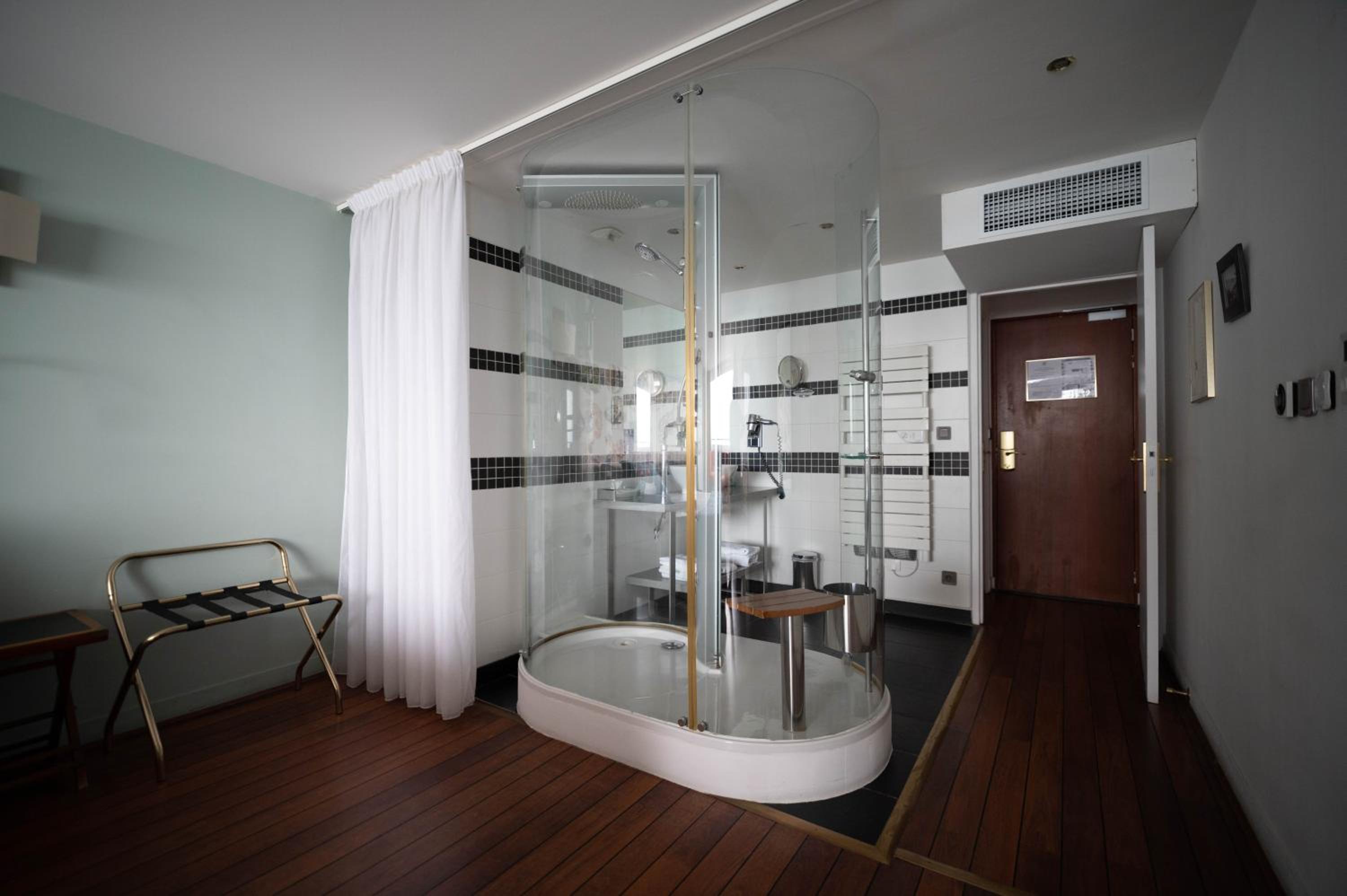 Superior Double Room with Sea View - Photo 3