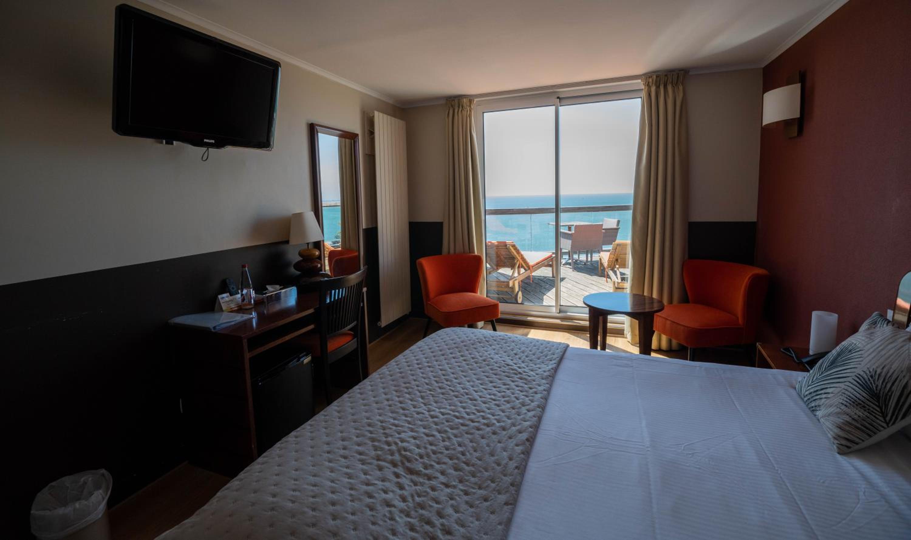 Superior Double Room with Terrace and sea view
