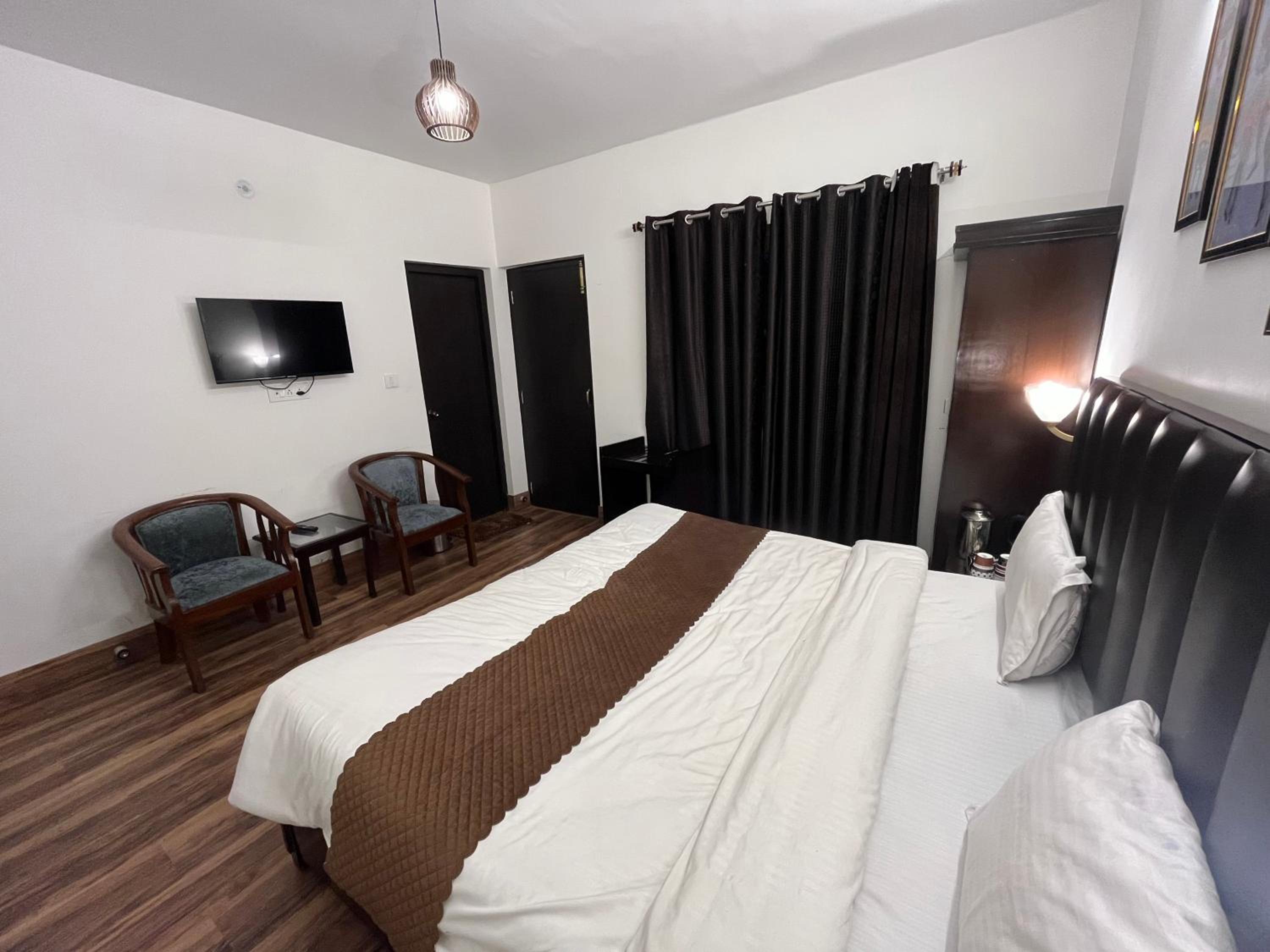 Deluxe Double Room With Balcony