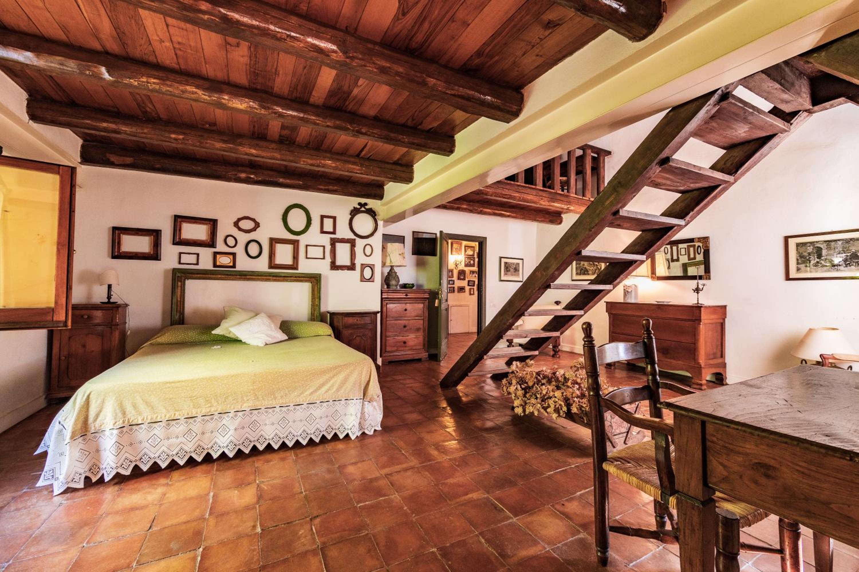 Quadruple Room With Private Bathroom photo 2