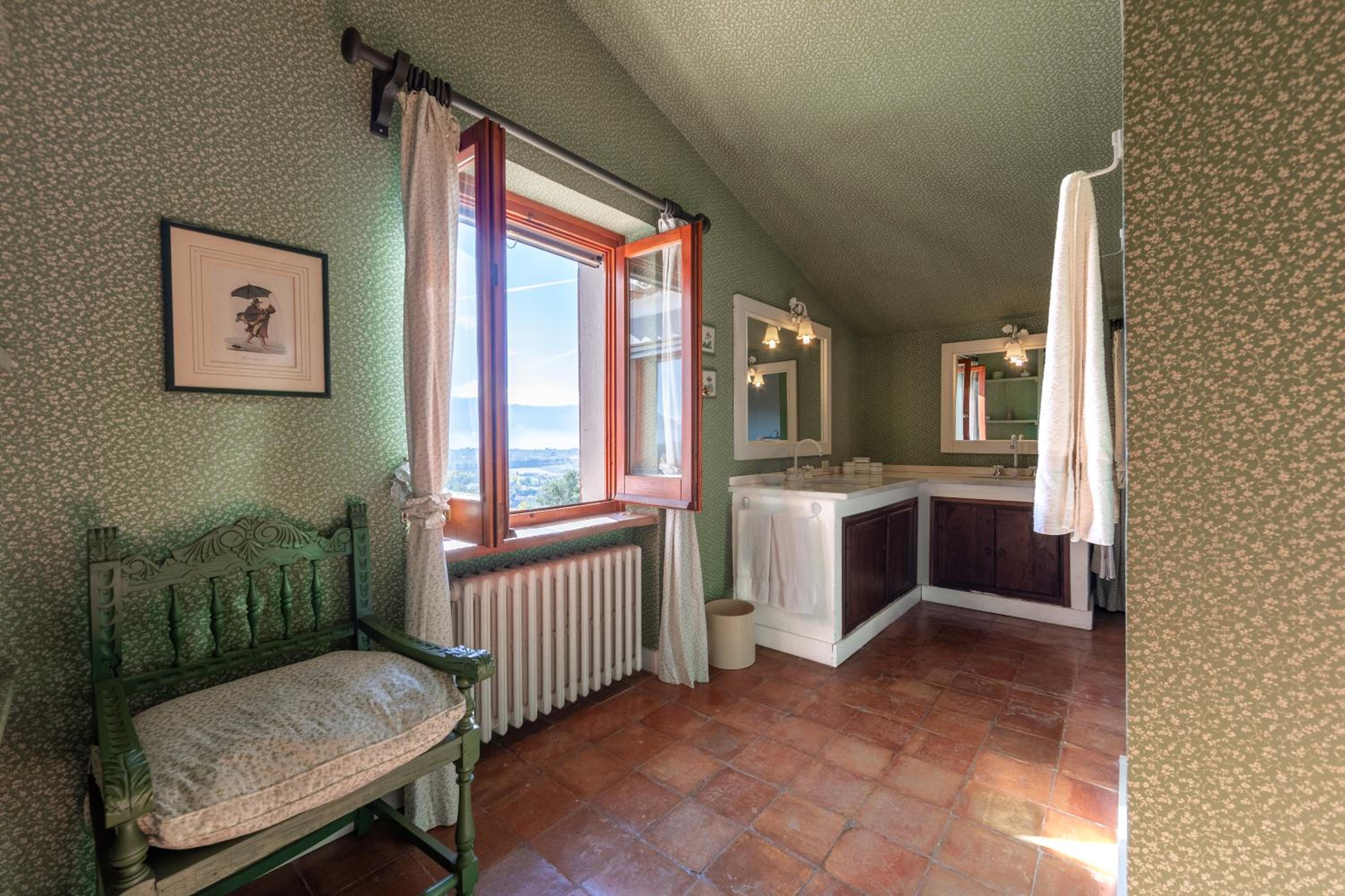 Quadruple Room With Private Bathroom photo 3