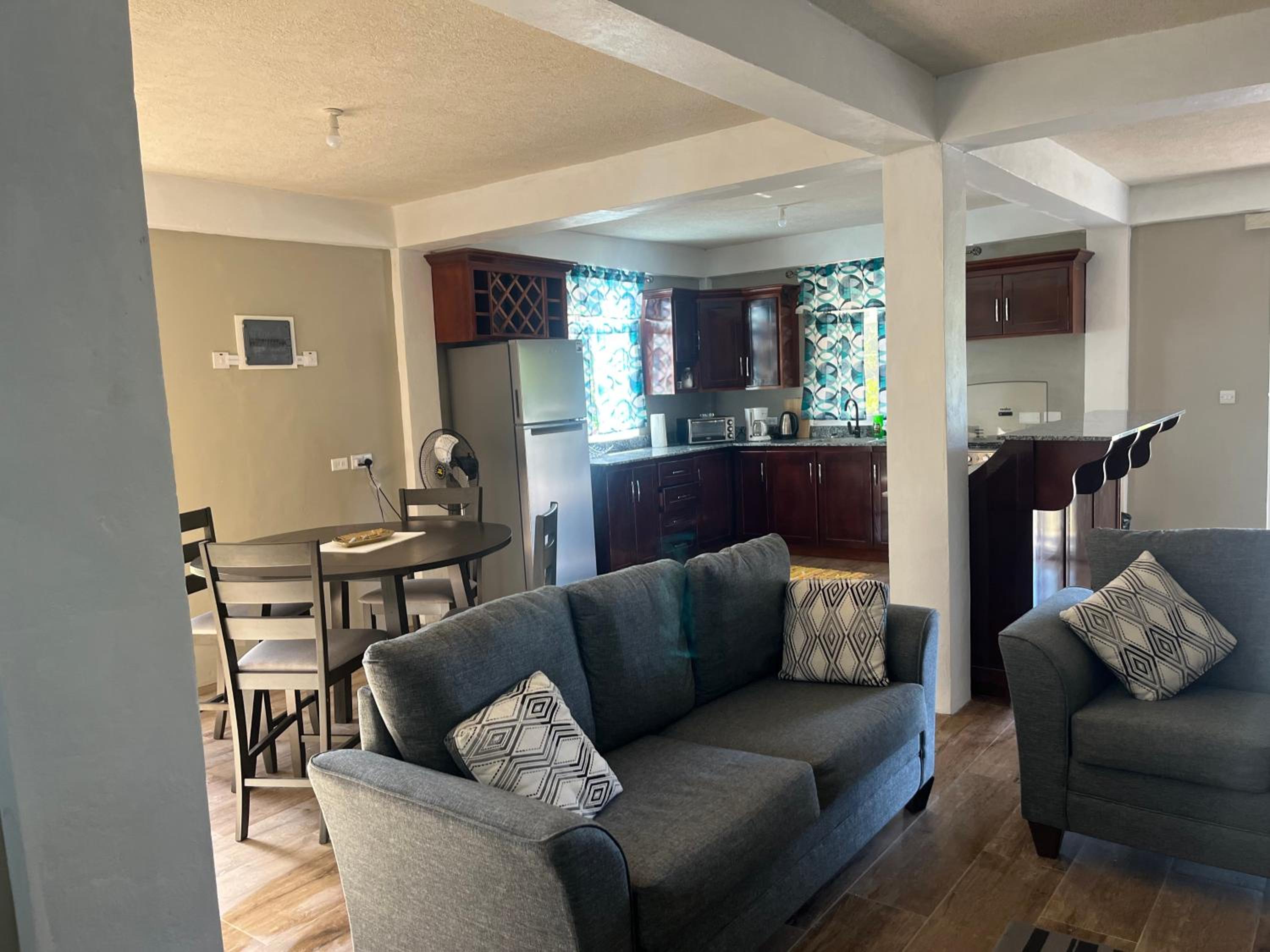 One-Bedroom House photo 1
