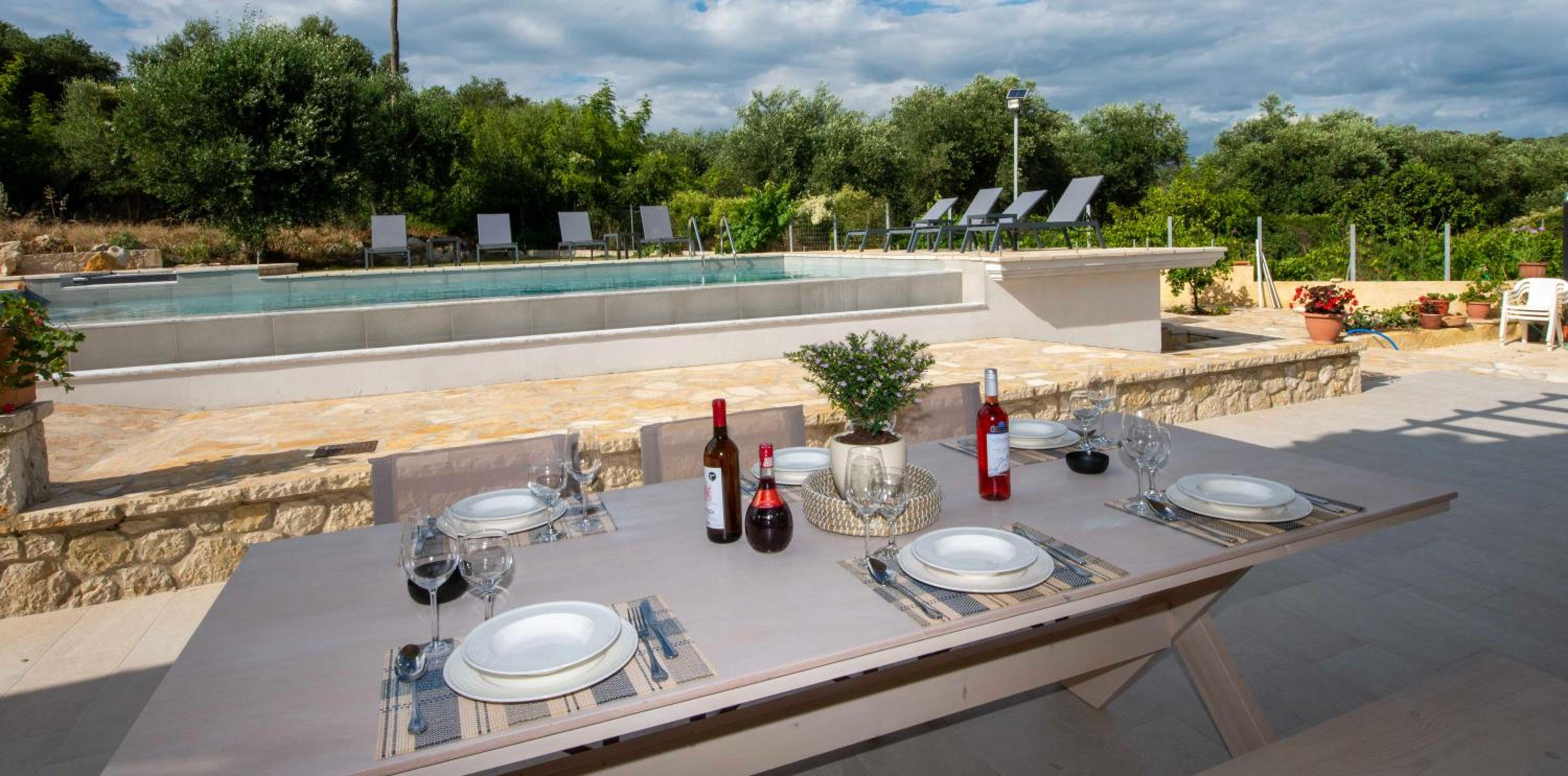 Villa photo 2