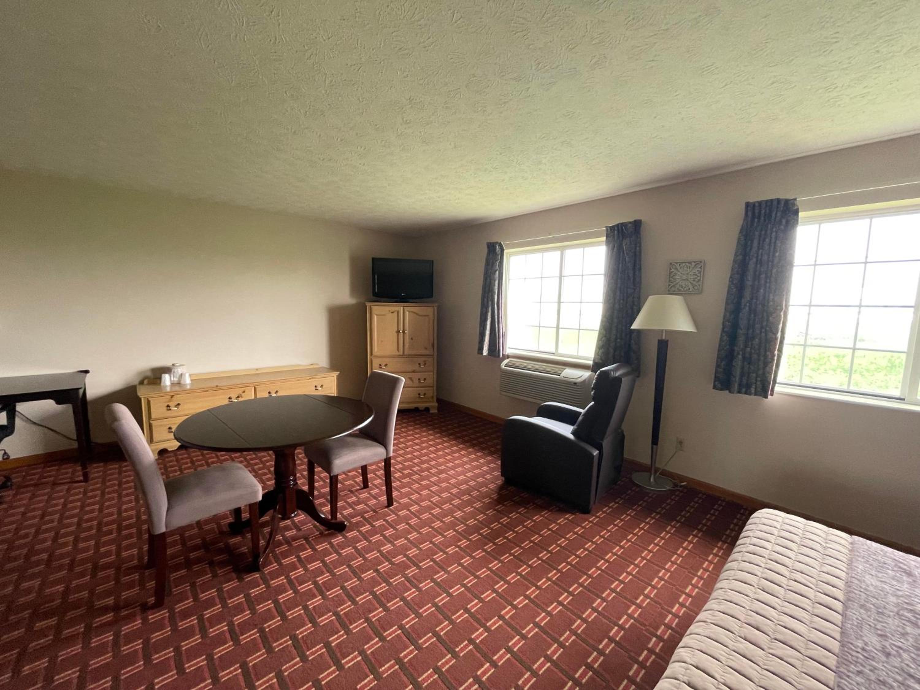 King Suite - Photo 3