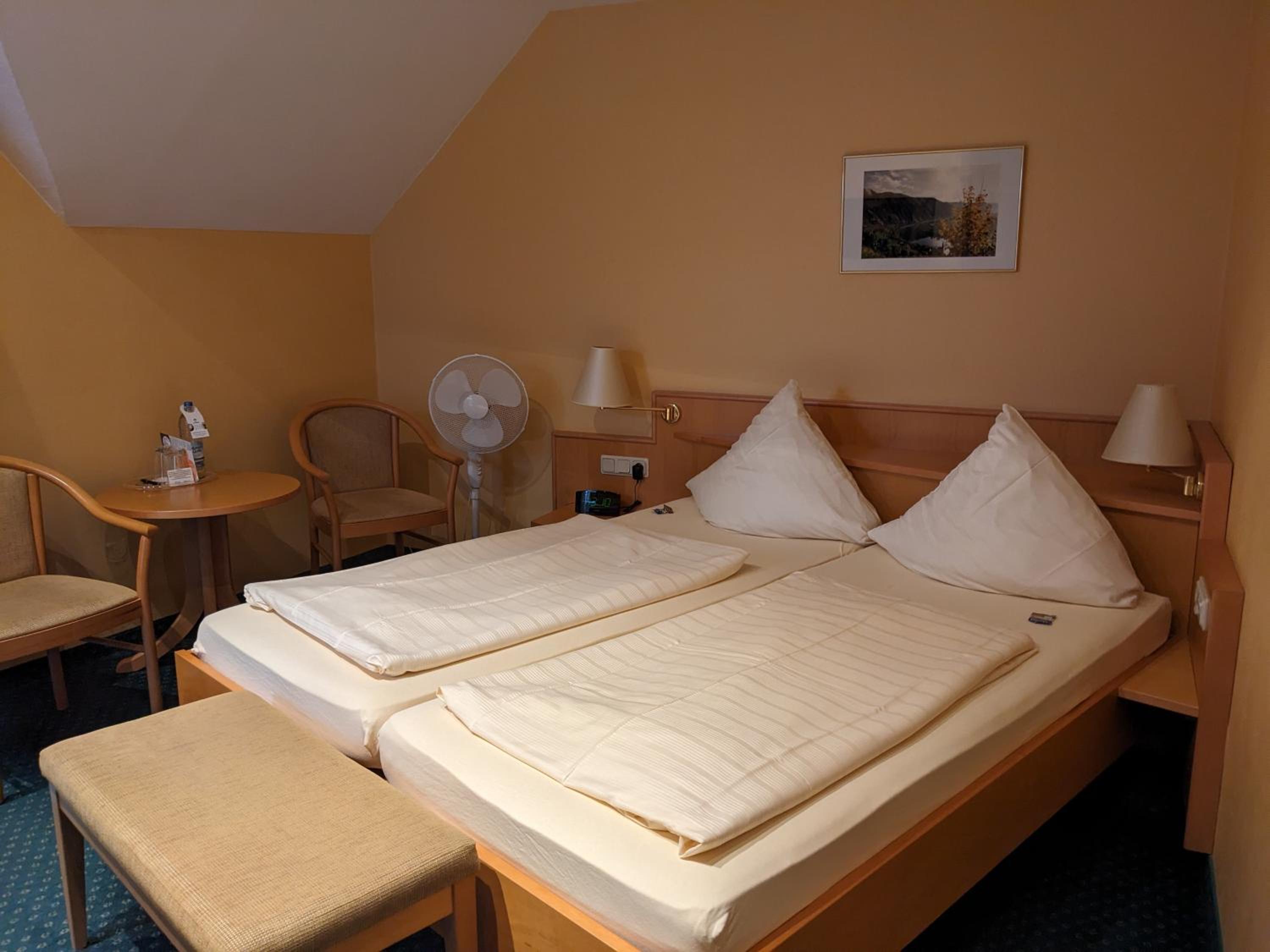 Standard Double Room - Photo 4